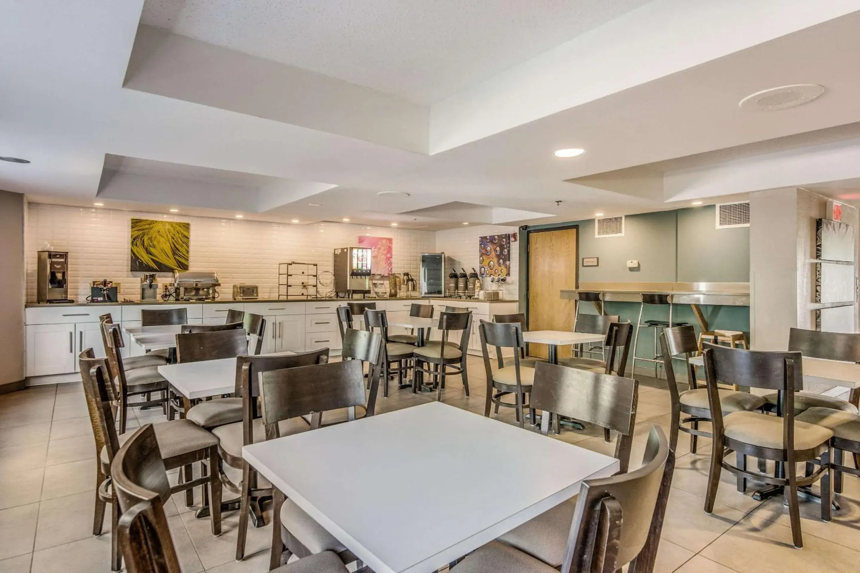 Restaurant/places to eat in Sleep Inn Fort Mill near Carowinds Blvd Restaurant/places to eat in Sleep Inn Fort Mill near Carowinds Blvd