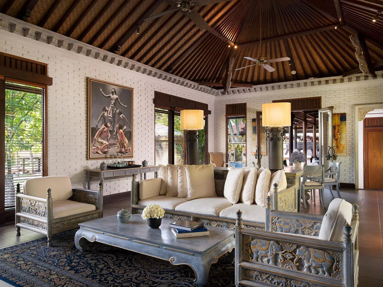 Living room in Tanah Gajah, a Resort by Hadiprana Living room in Tanah Gajah, a Resort by Hadiprana