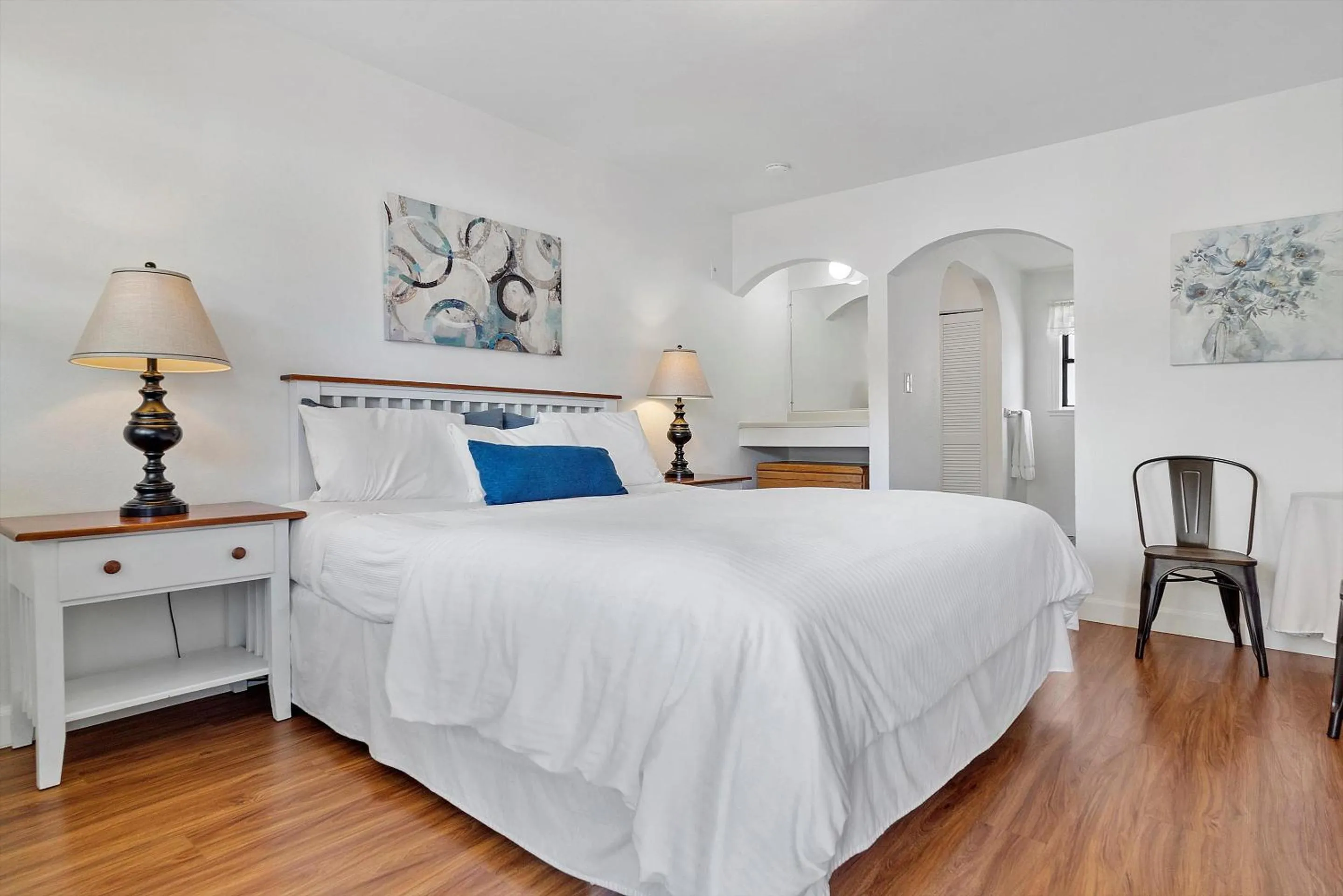 Bed in Carlin's Cottage Court