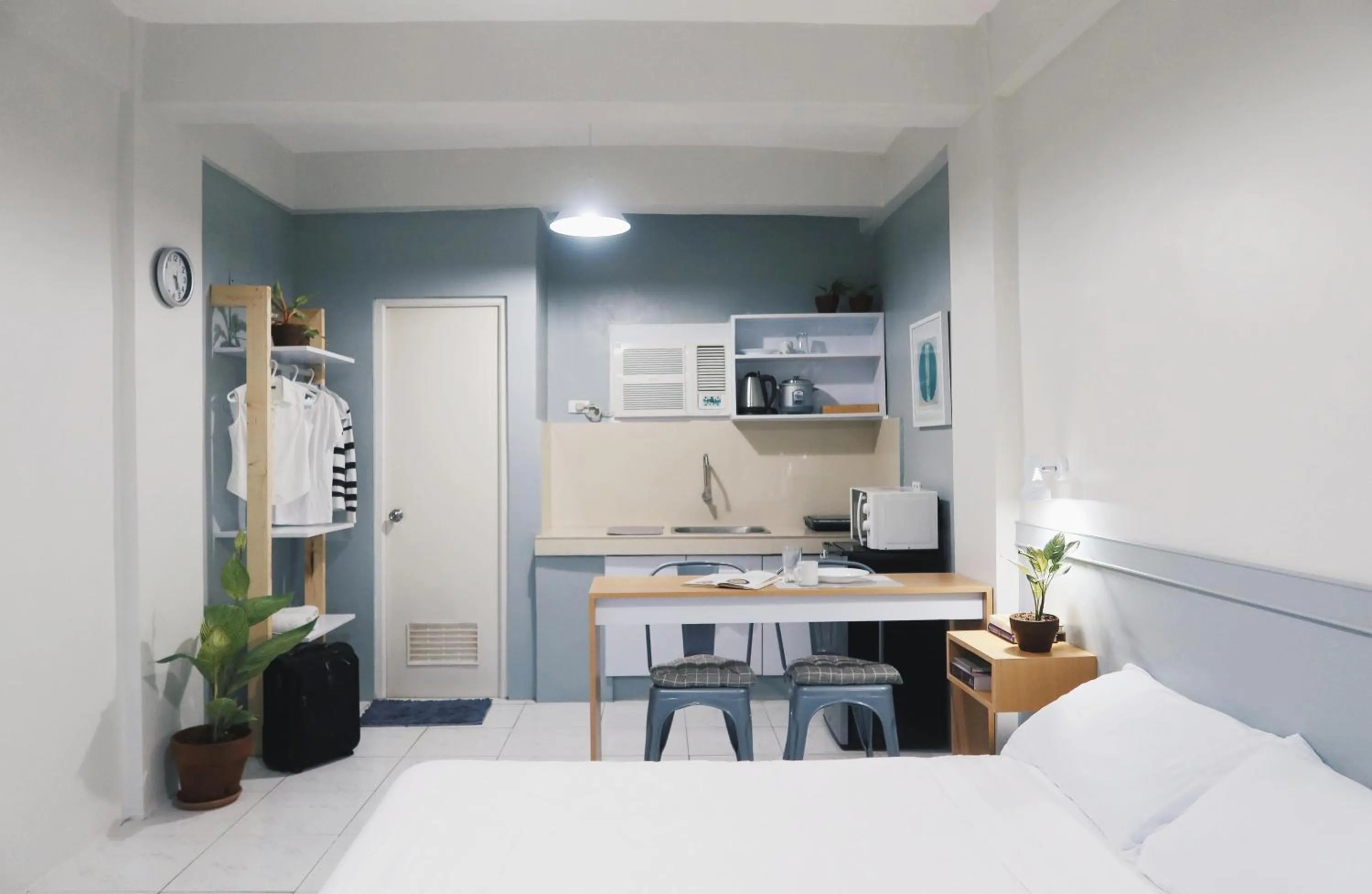 Photo of the whole room, Bed in Dragonfly Apartments and Transient House