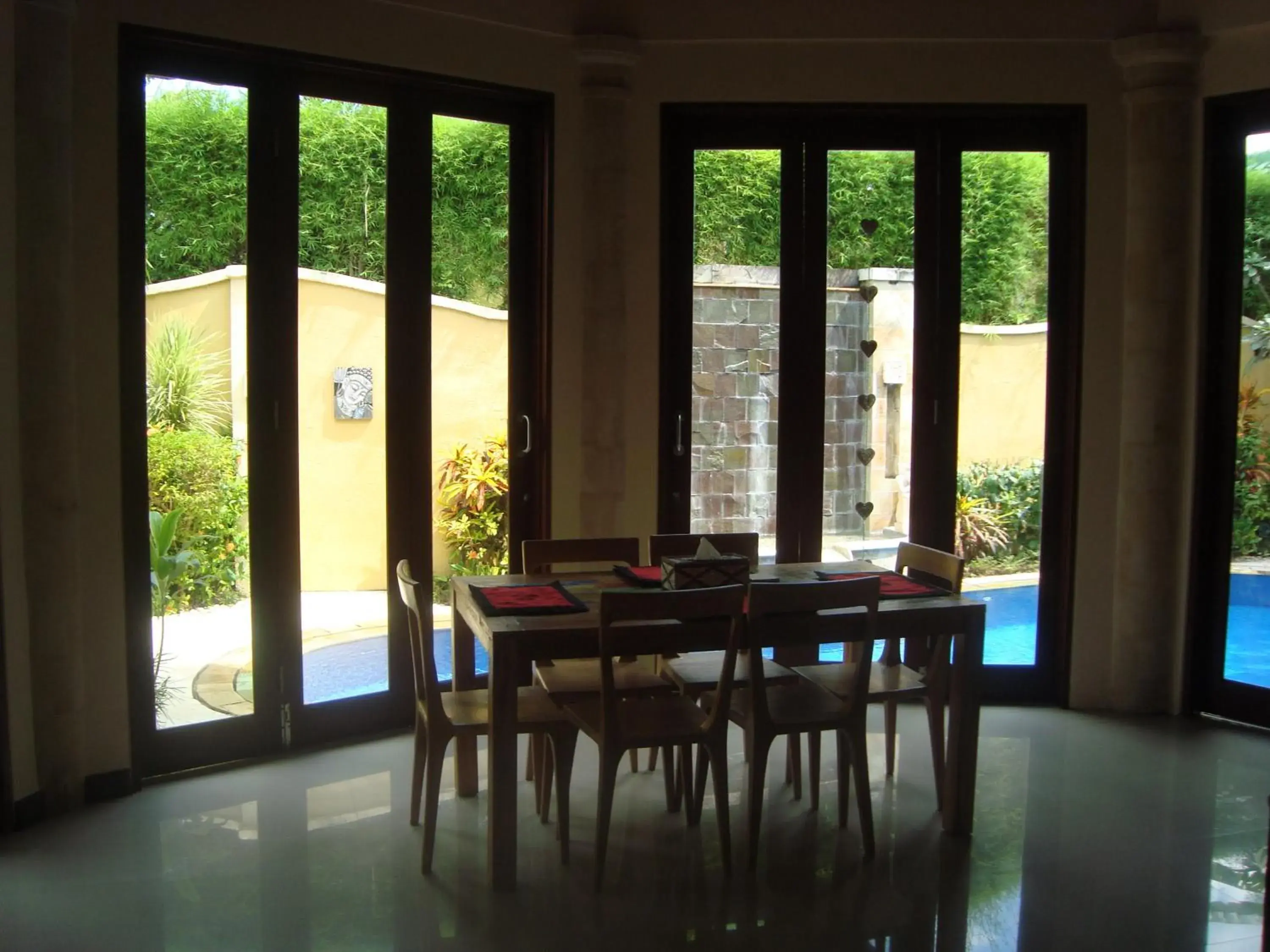 Restaurant/places to eat in Bali Emerald Villas Restaurant/places to eat in Bali Emerald Villas