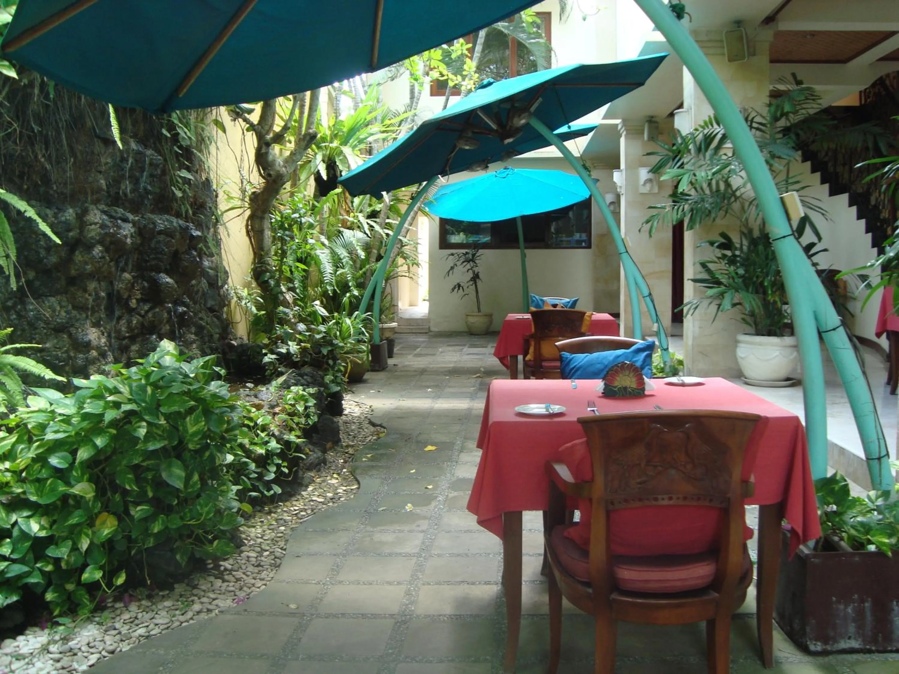 Restaurant/places to eat in Bali Emerald Villas