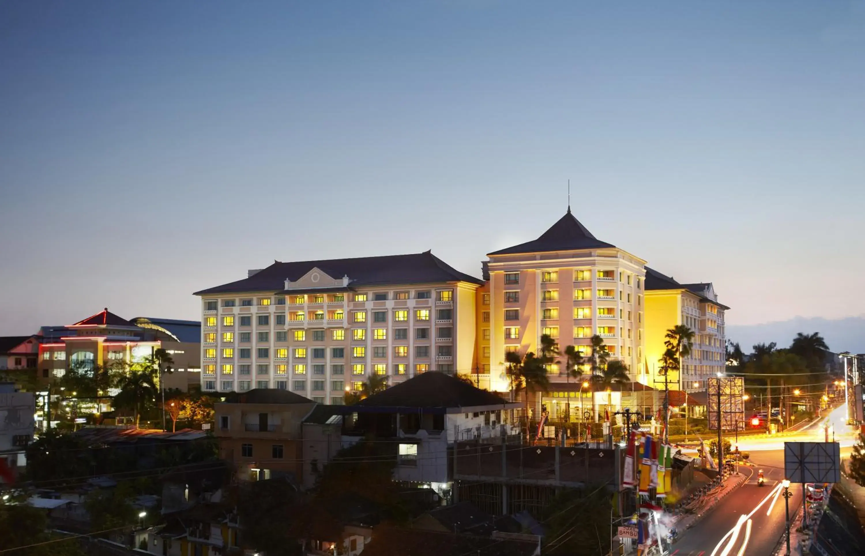 Facade/entrance in Melia Purosani Yogyakarta Facade/entrance in Melia Purosani Yogyakarta