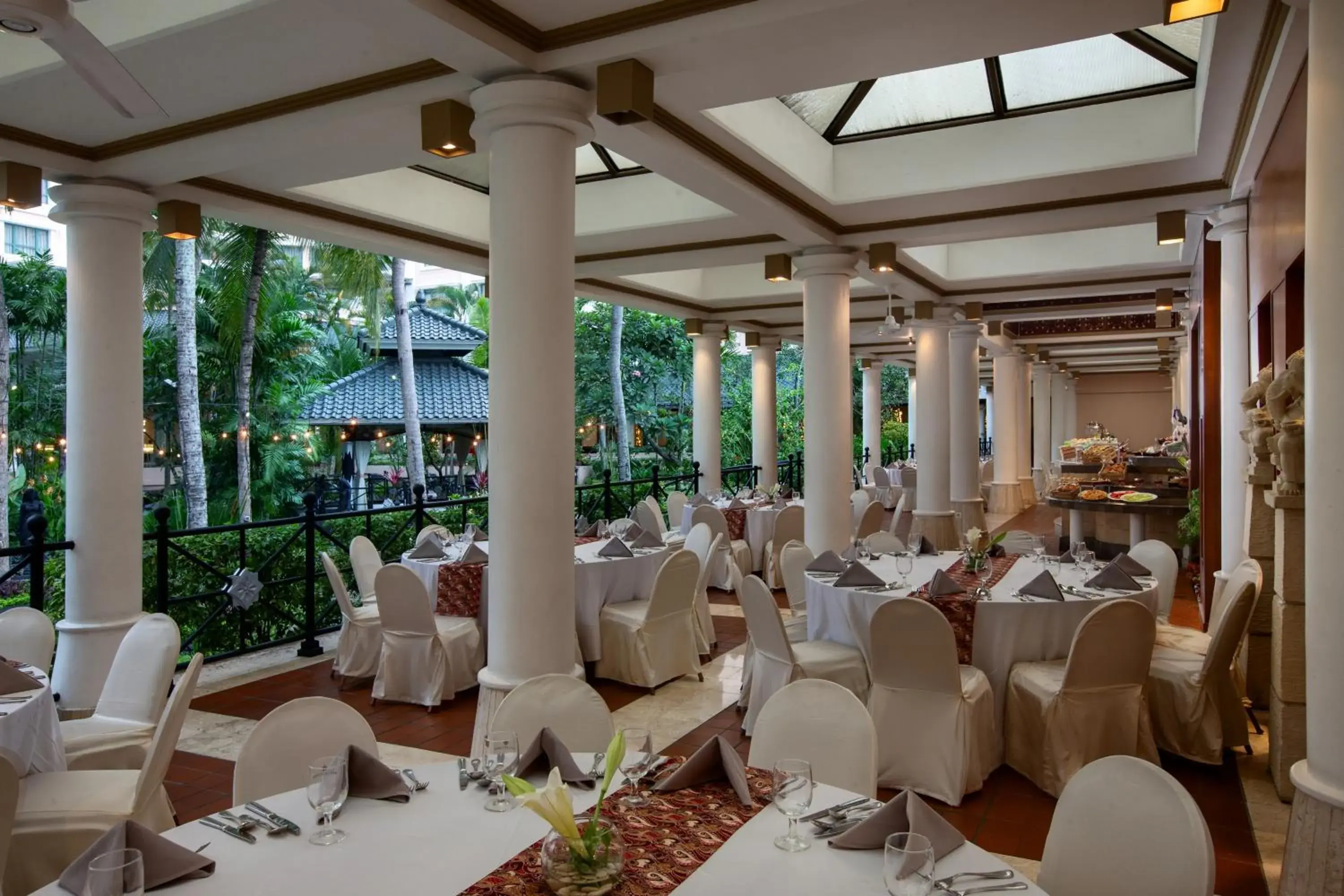 Restaurant/places to eat in Melia Purosani Yogyakarta Restaurant/places to eat in Melia Purosani Yogyakarta