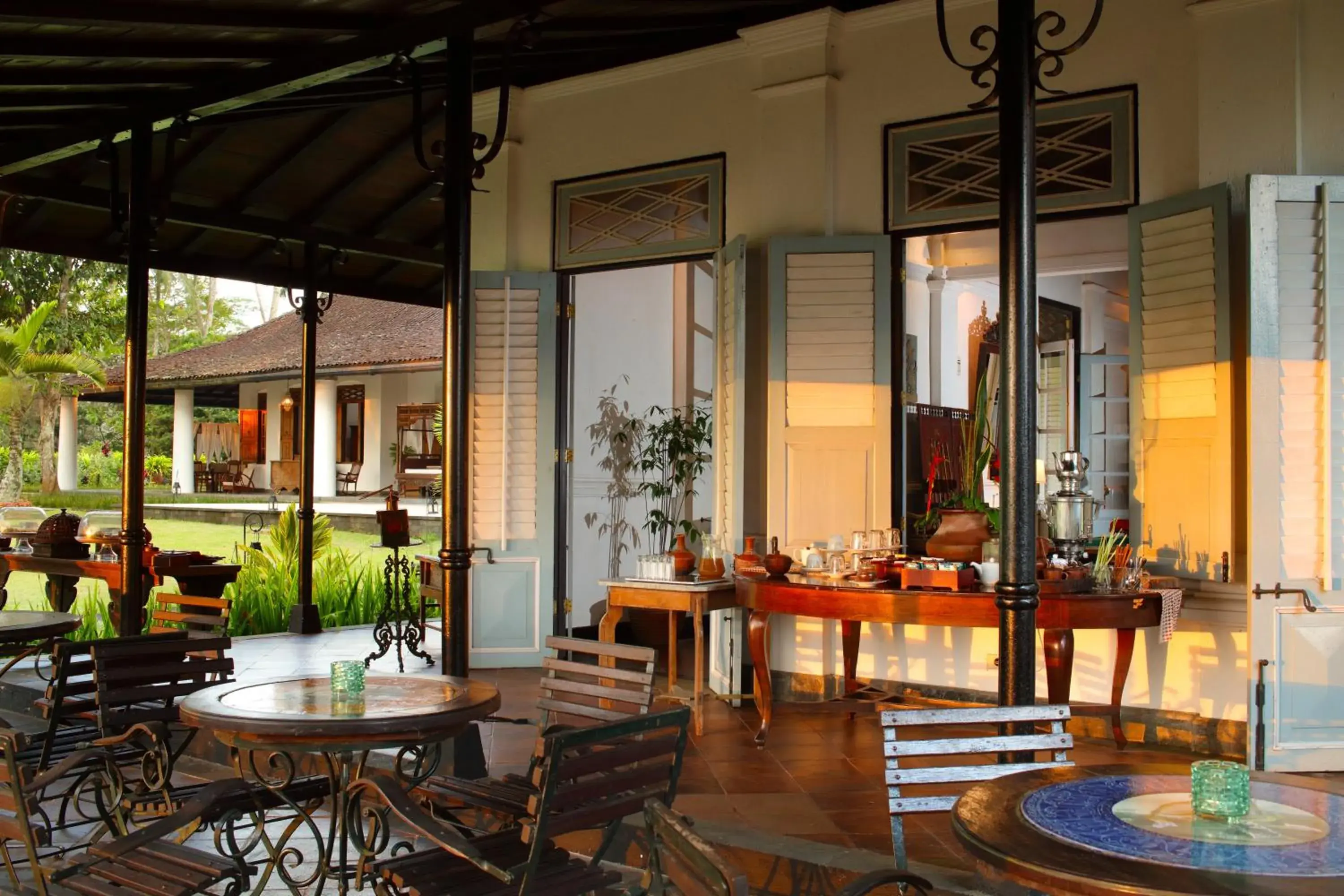 Lounge or bar in MesaStila Resort and Spa Lounge or bar in MesaStila Resort and Spa