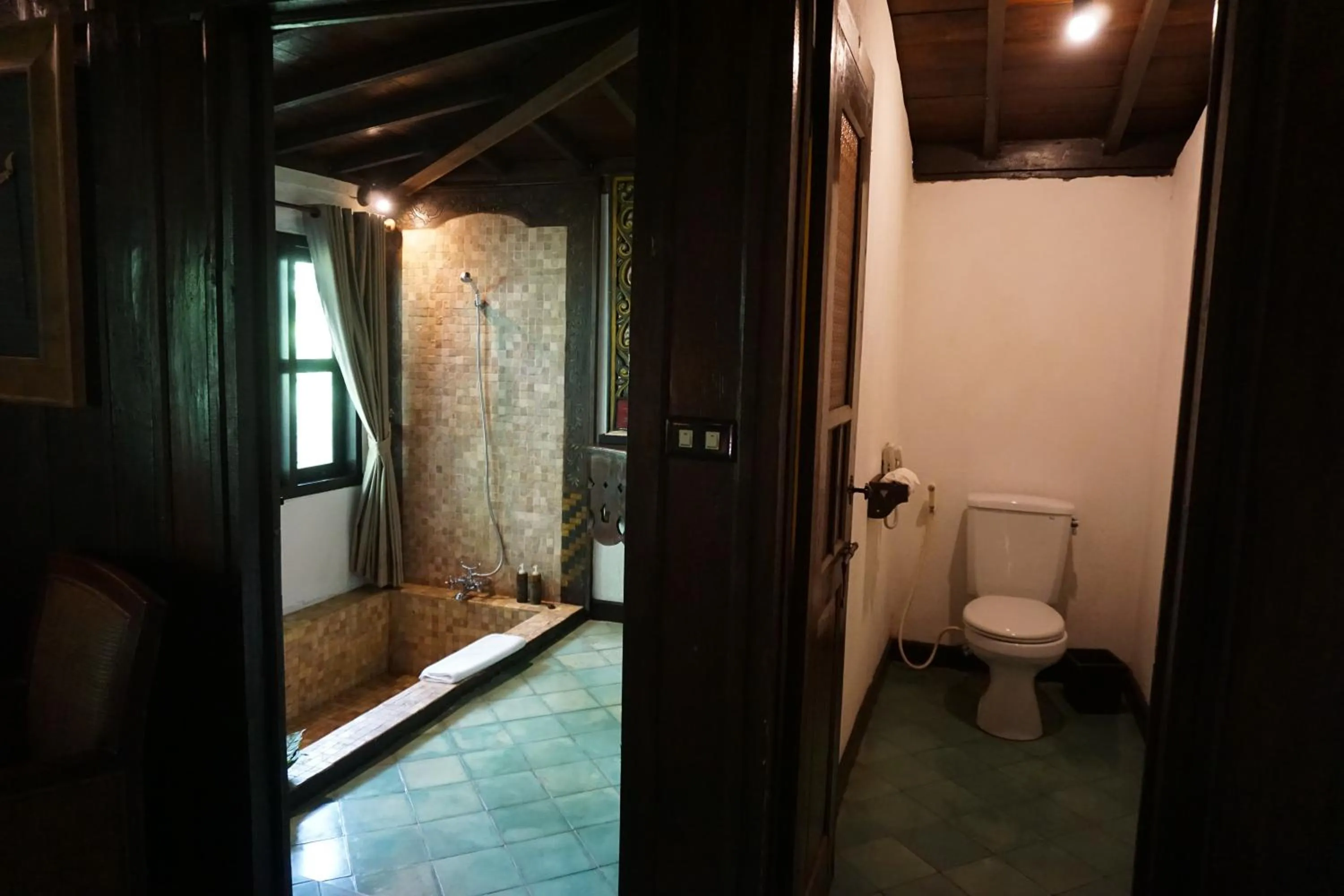 Shower in MesaStila Resort and Spa