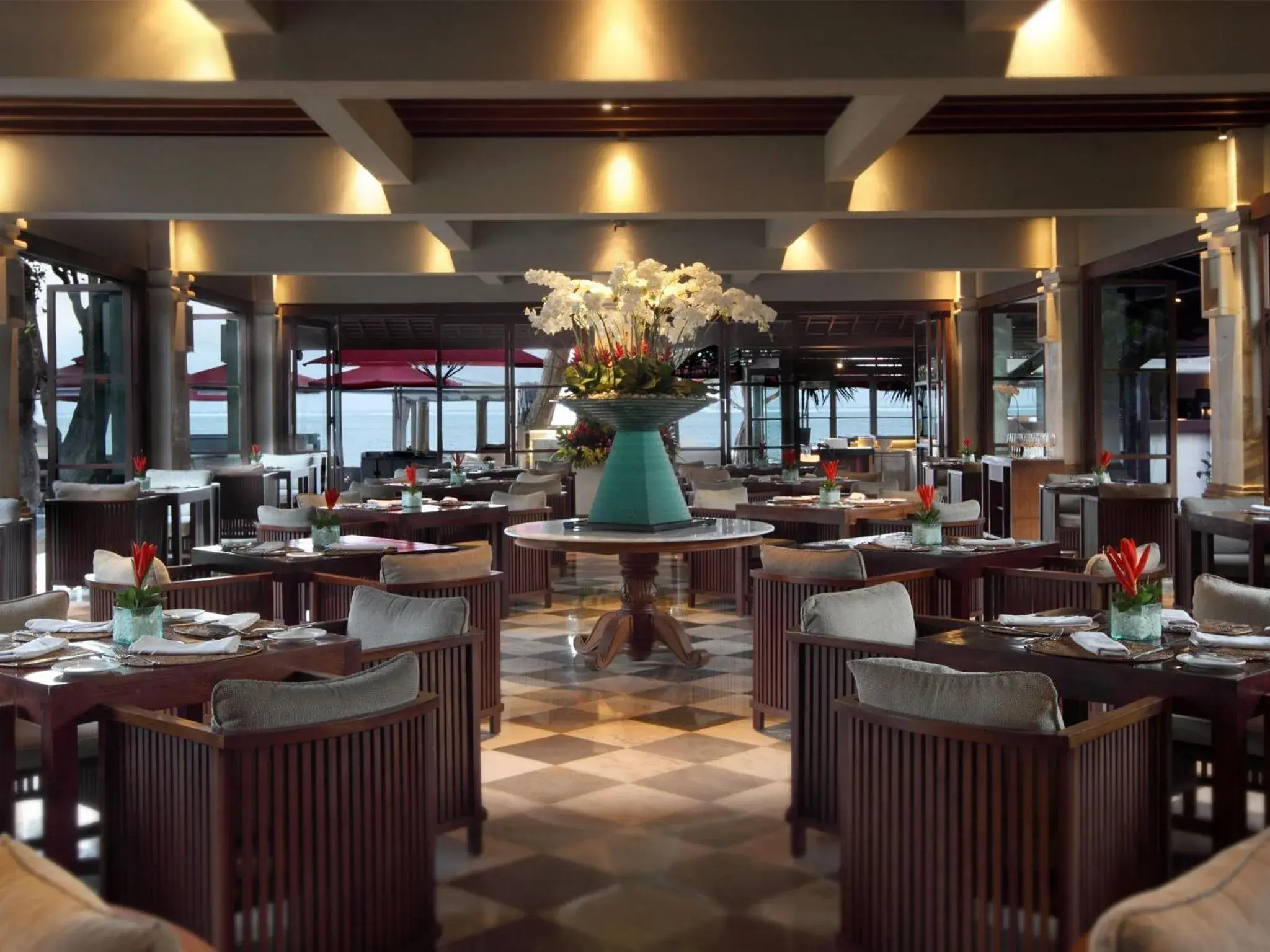 Restaurant/places to eat in Puri Santrian Beach Resort And Spa Restaurant/places to eat in Puri Santrian Beach Resort And Spa