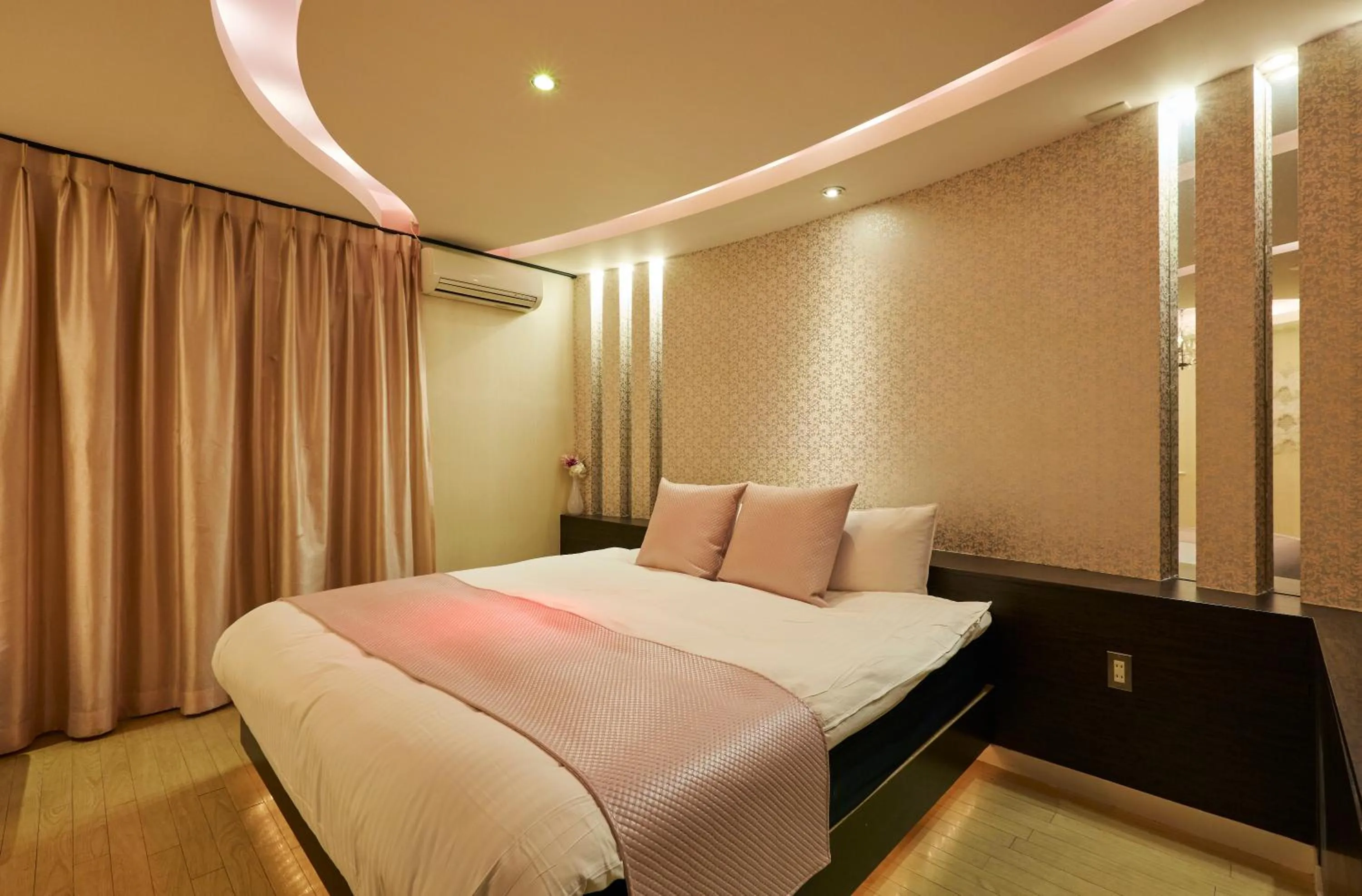 Photo of the whole room, Bed in HOTEL LOVE