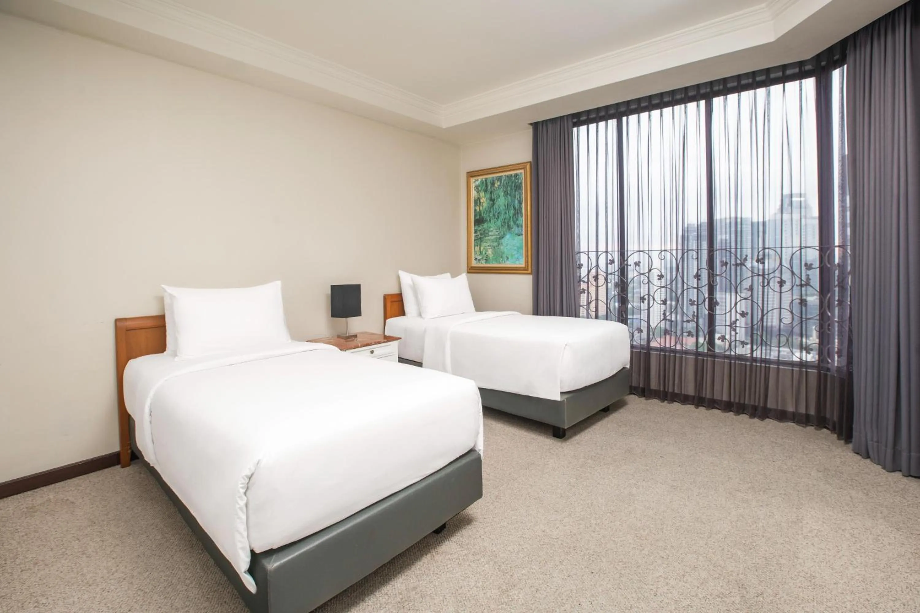 Bed in Aryaduta Suite Semanggi