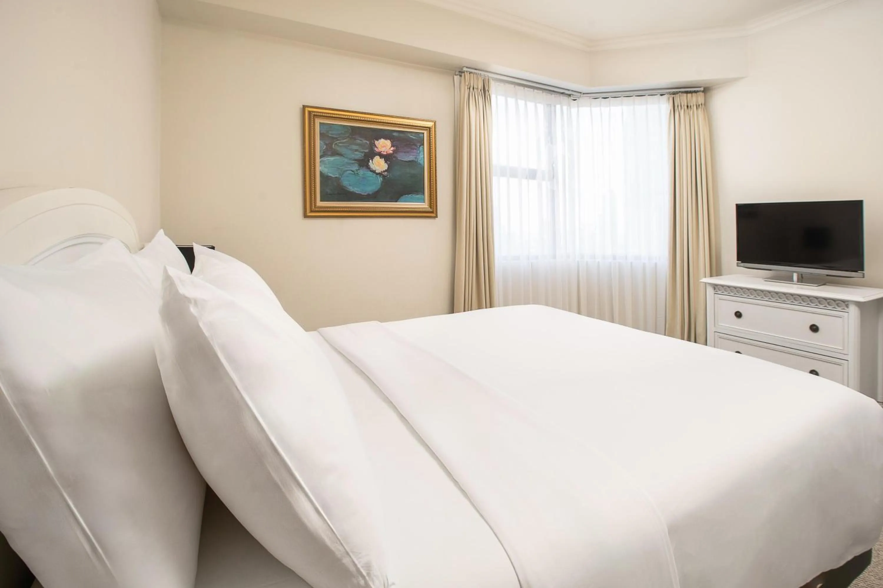 Bed in Aryaduta Suite Semanggi
