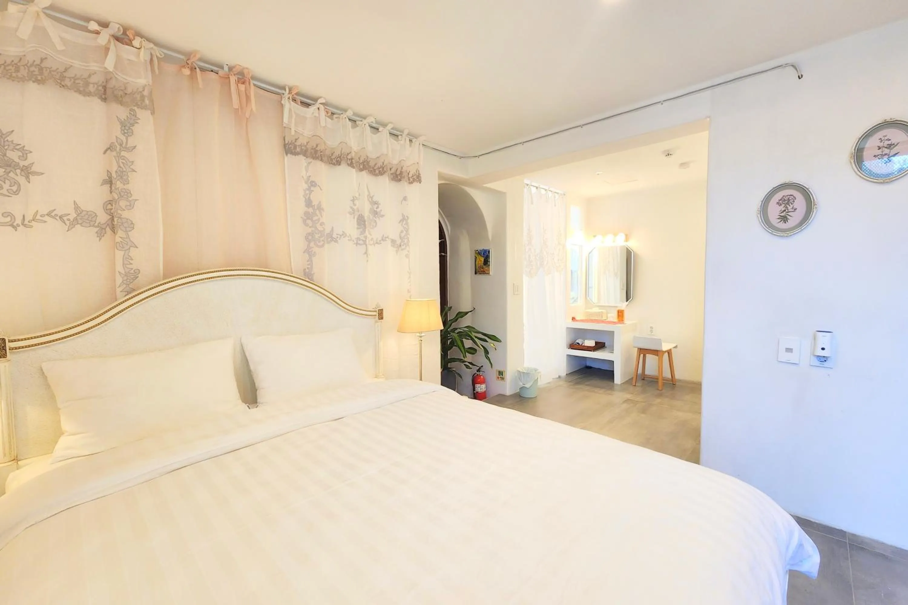 Bed in Palm Tree Villa