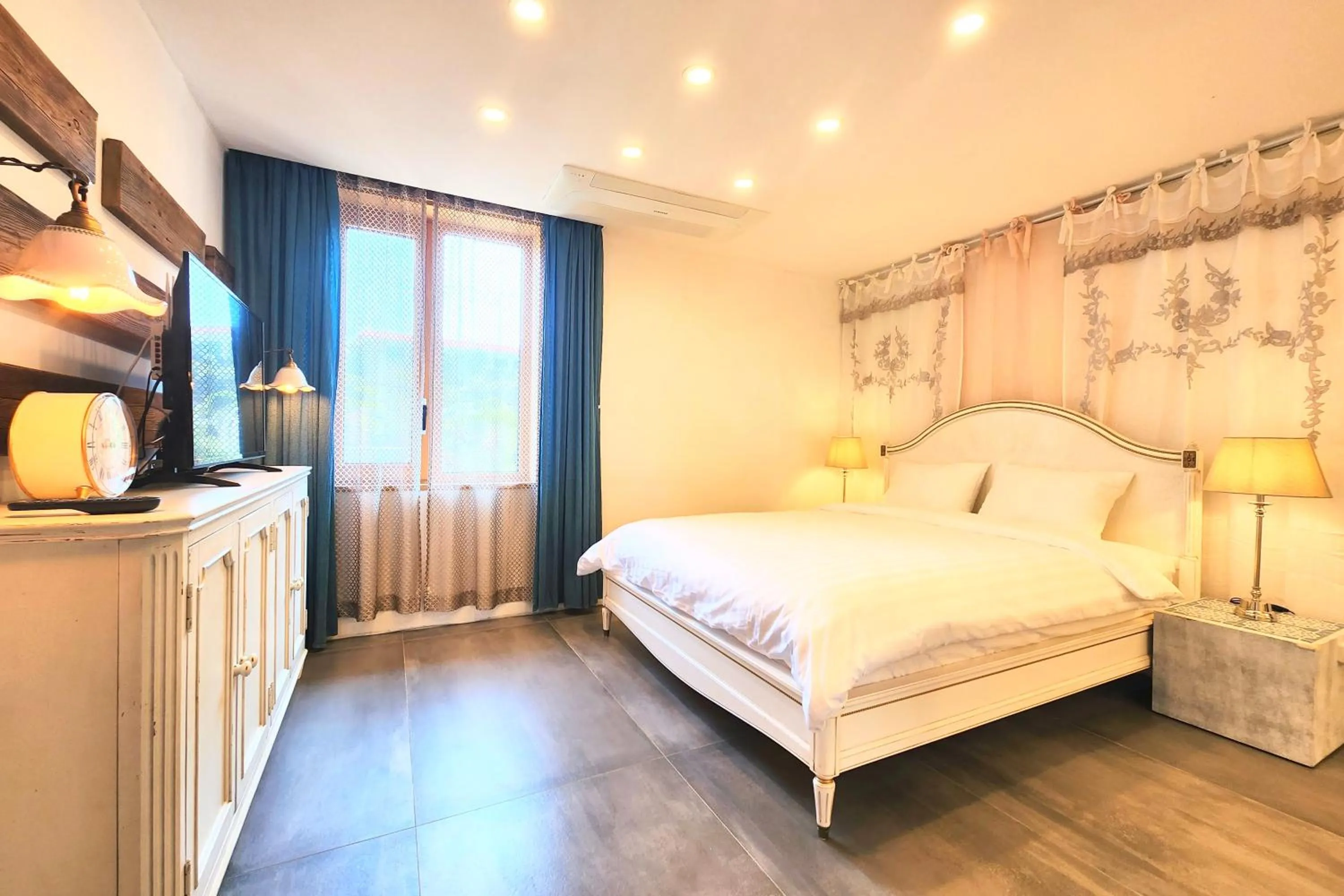 Bed in Palm Tree Villa