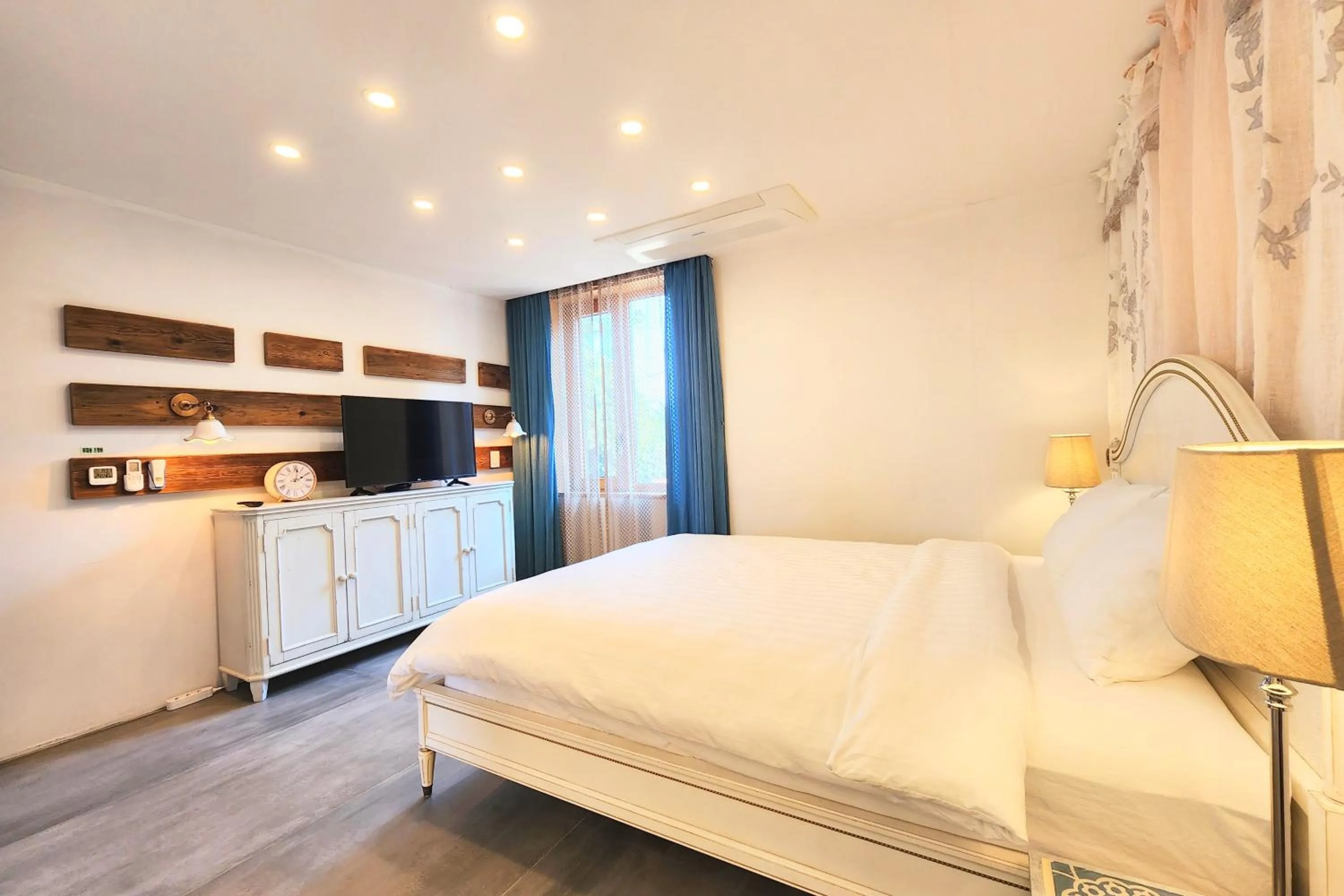 Bed in Palm Tree Villa