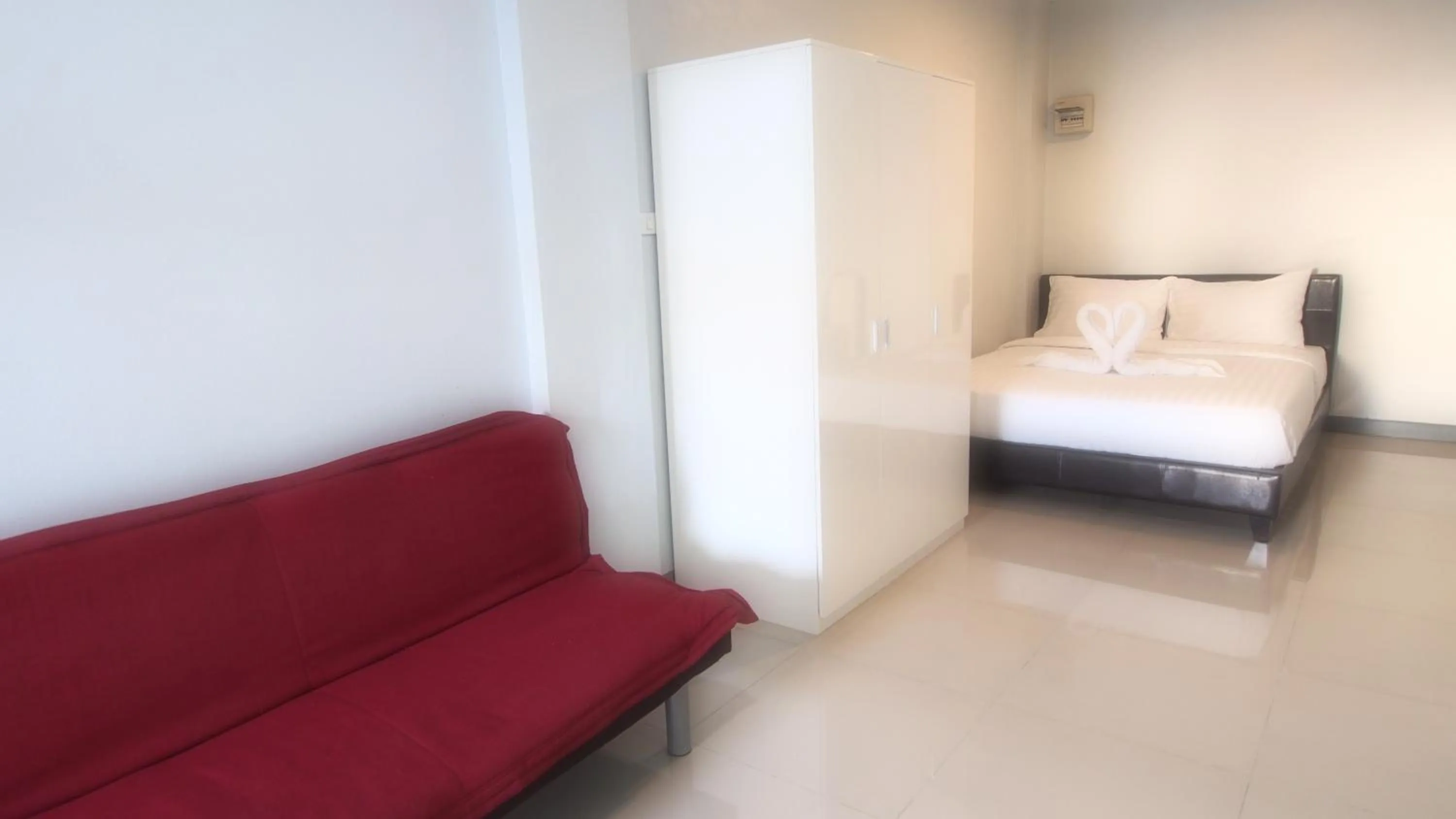 Property building, Bed in ibeyond Apartment Romklao Suvarnabhumi