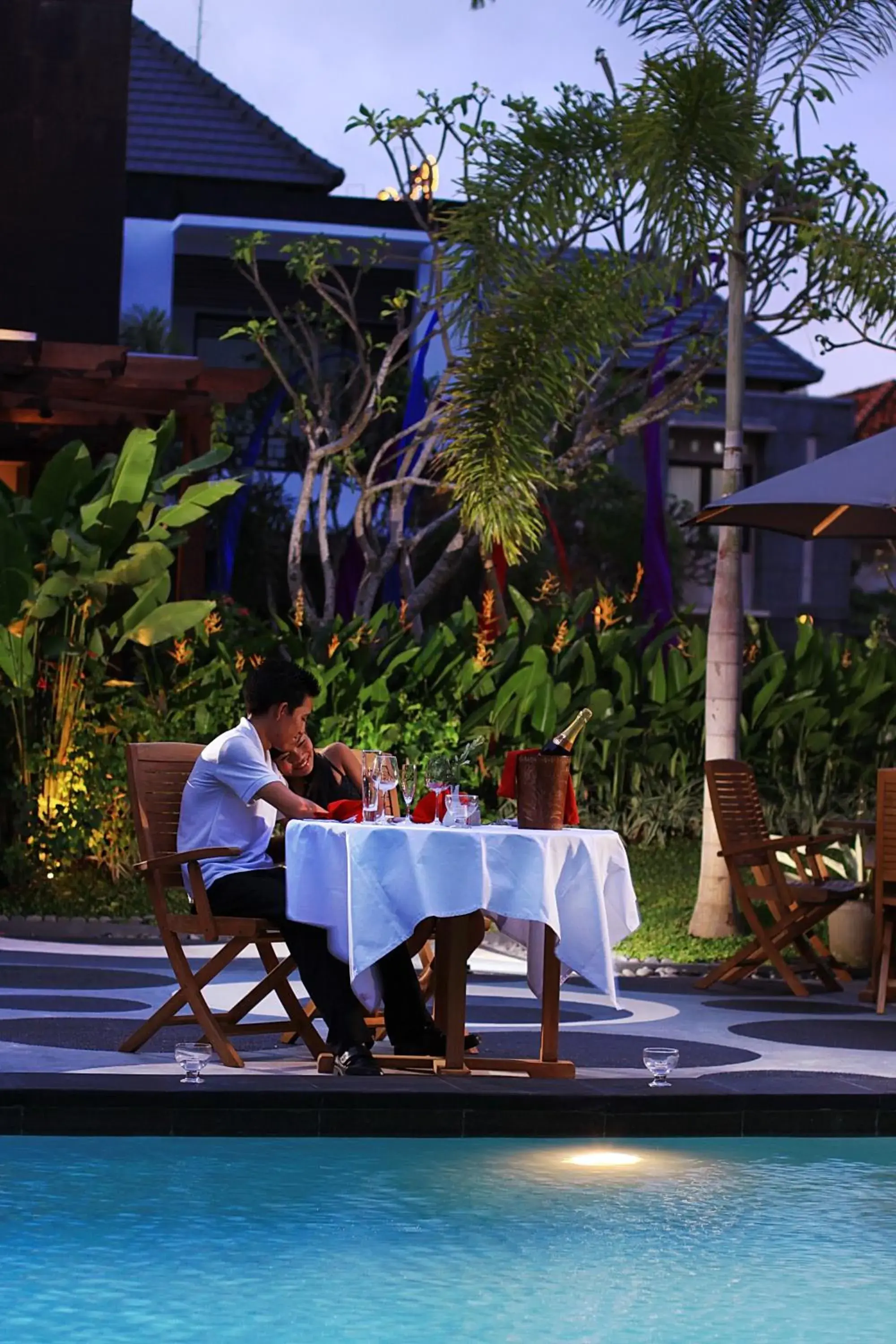Swimming pool in The Radiant Hotel Swimming pool in The Radiant Hotel