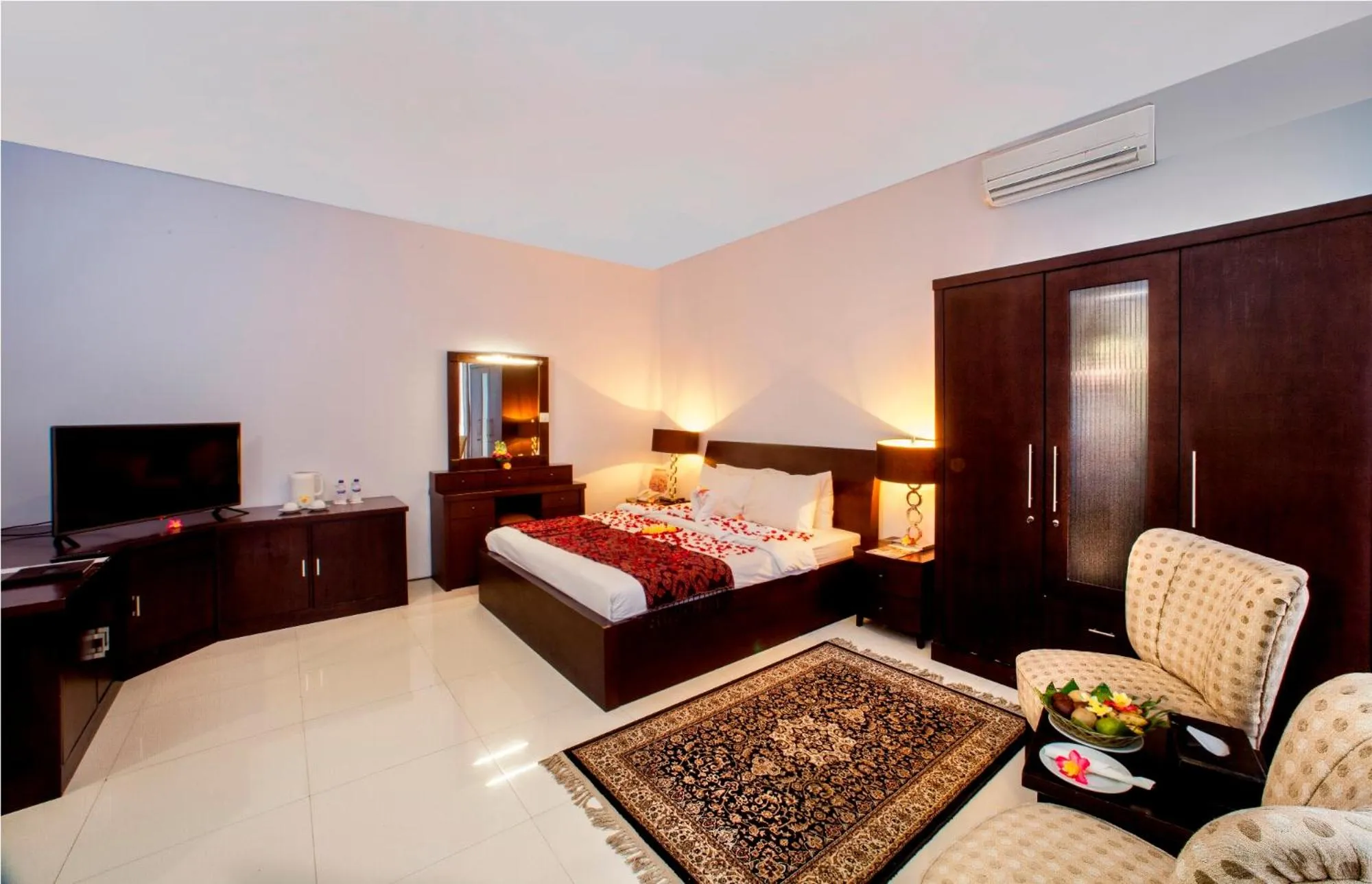 Bed in The Radiant Hotel