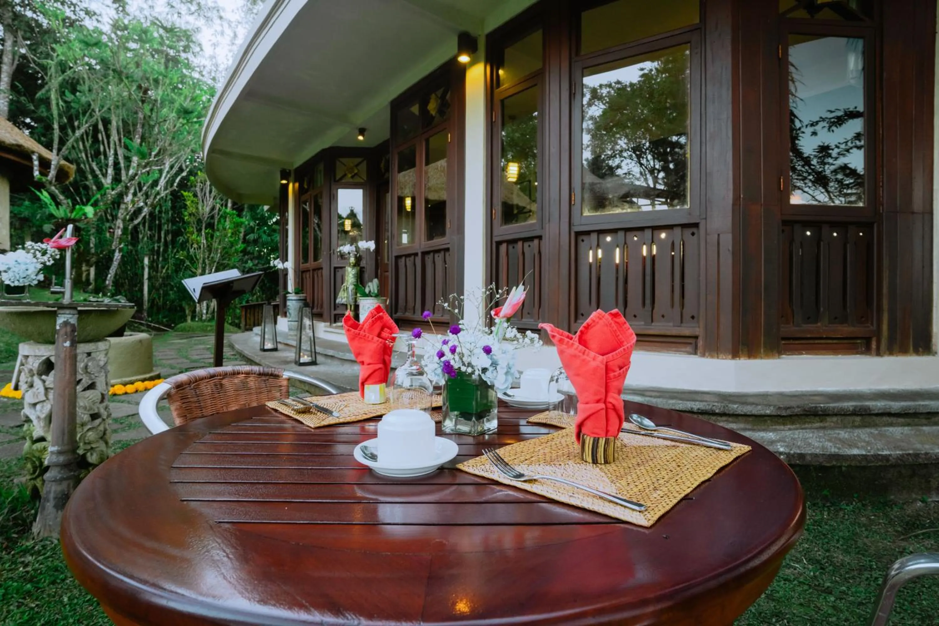 Restaurant/places to eat in Bagus Jati Health & Wellbeing Retreat