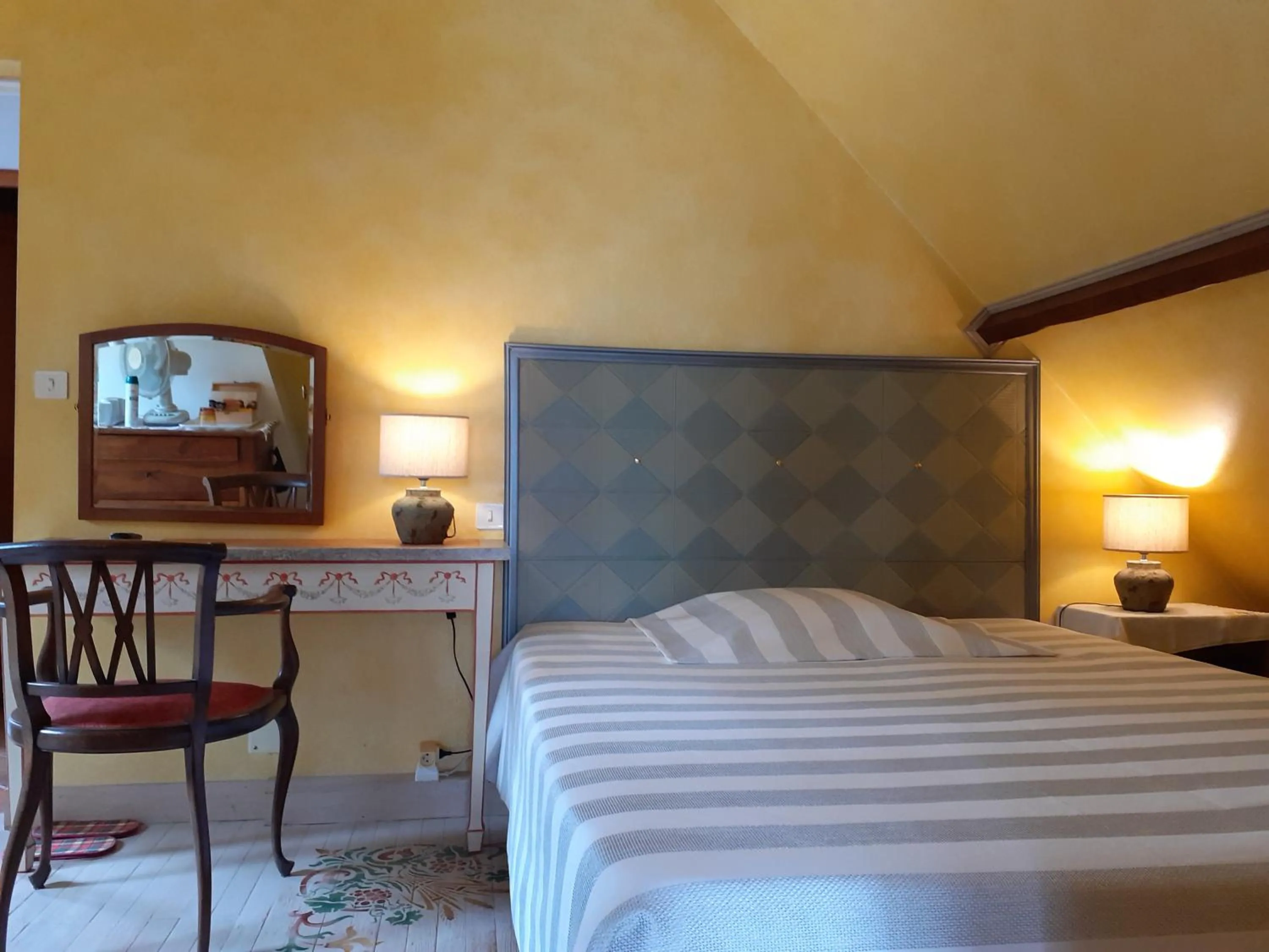 Bedroom, Bed in La Maison du Verger