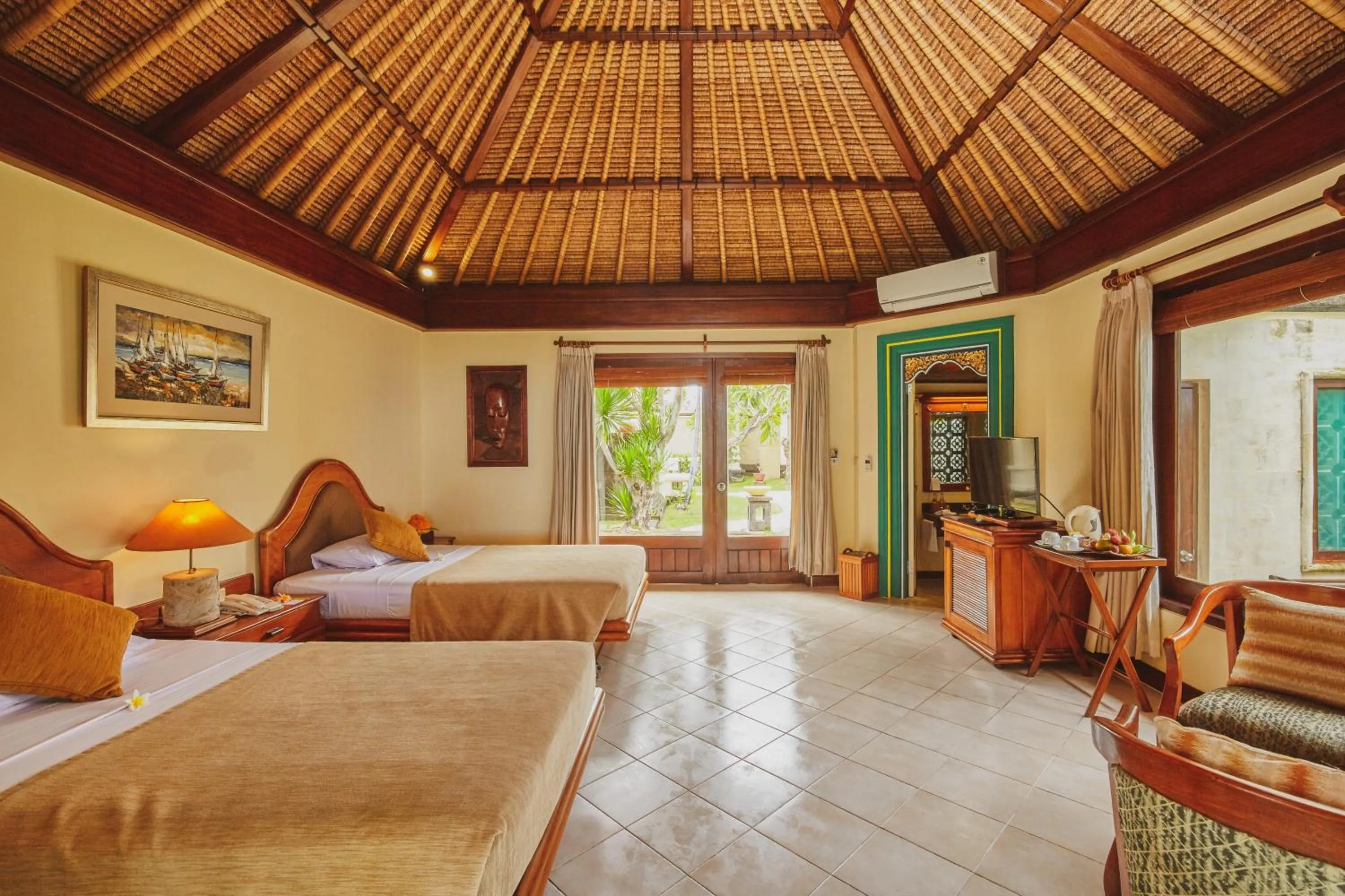 Bed in Puri Bagus Lovina