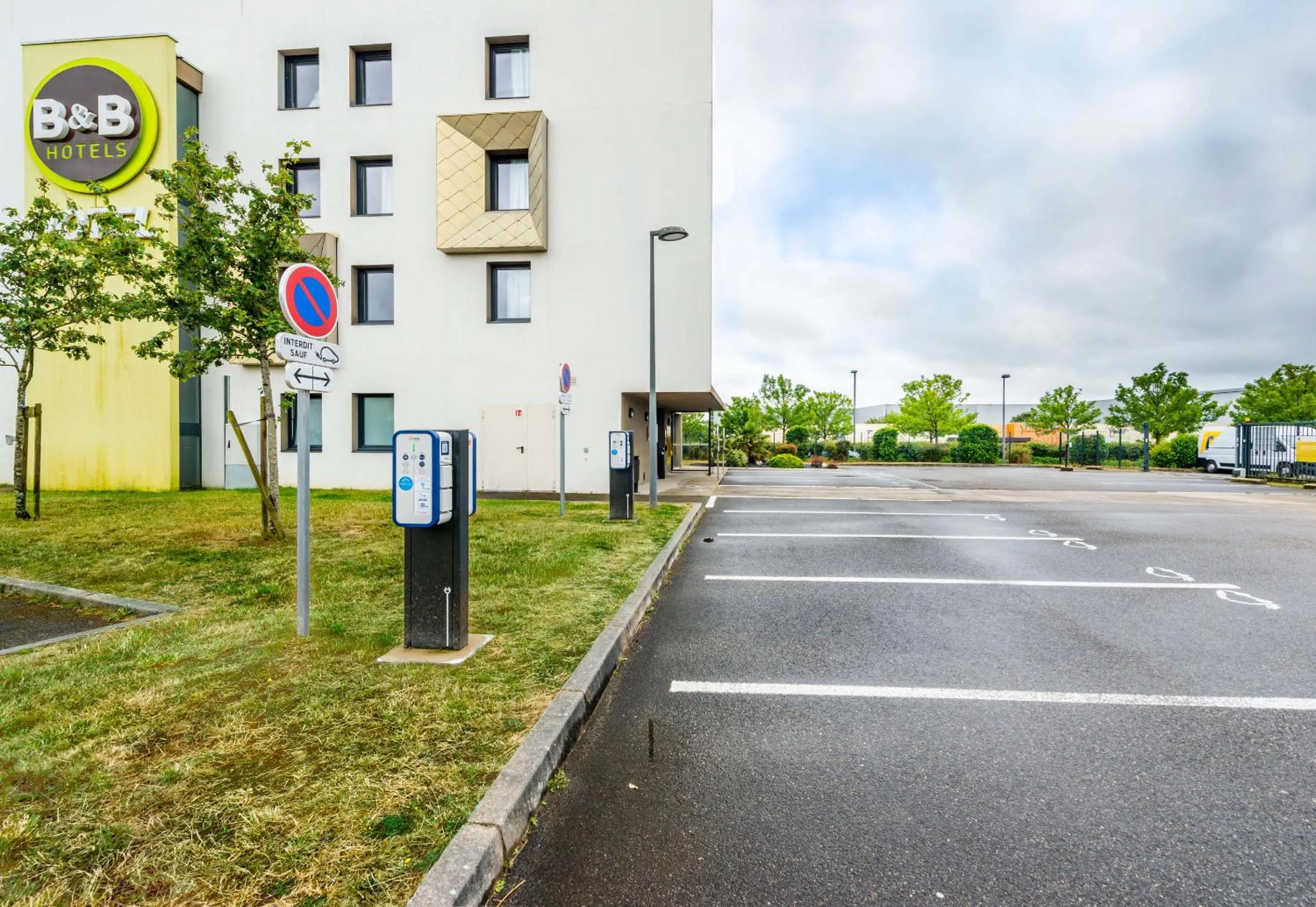 Parking in B&B HOTEL Nantes Savenay