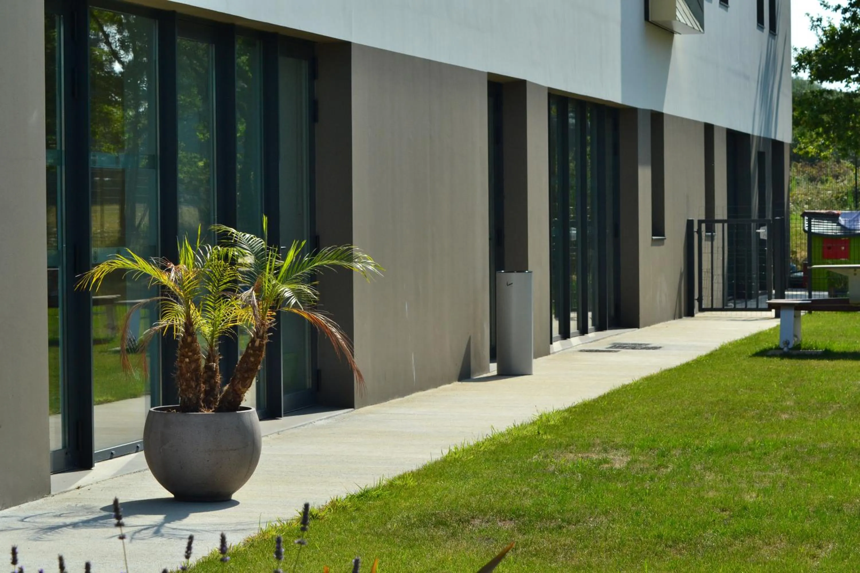 Garden in B&B HOTEL Nantes Savenay