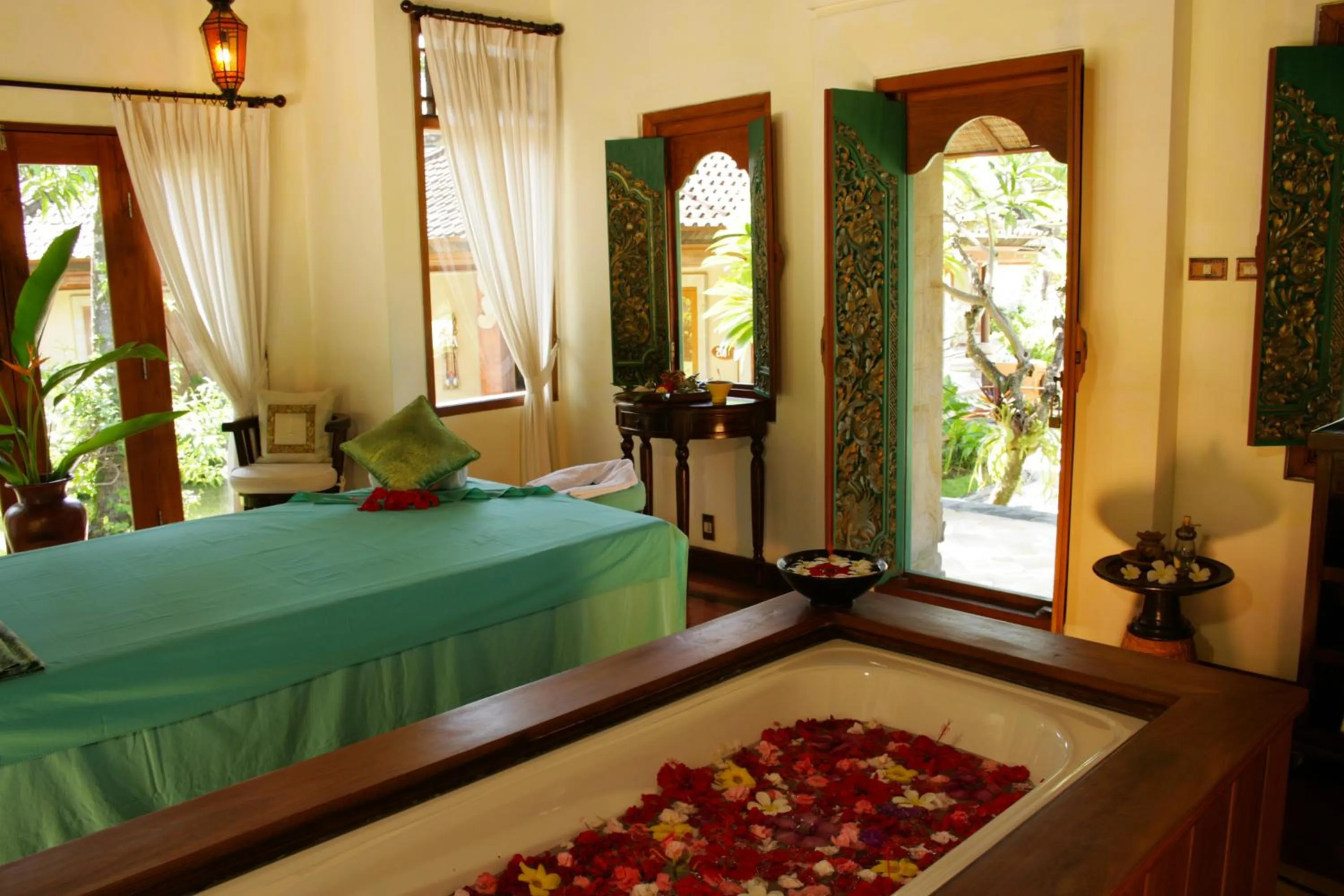 Hot Tub, Bed in Puri Bagus Candidasa