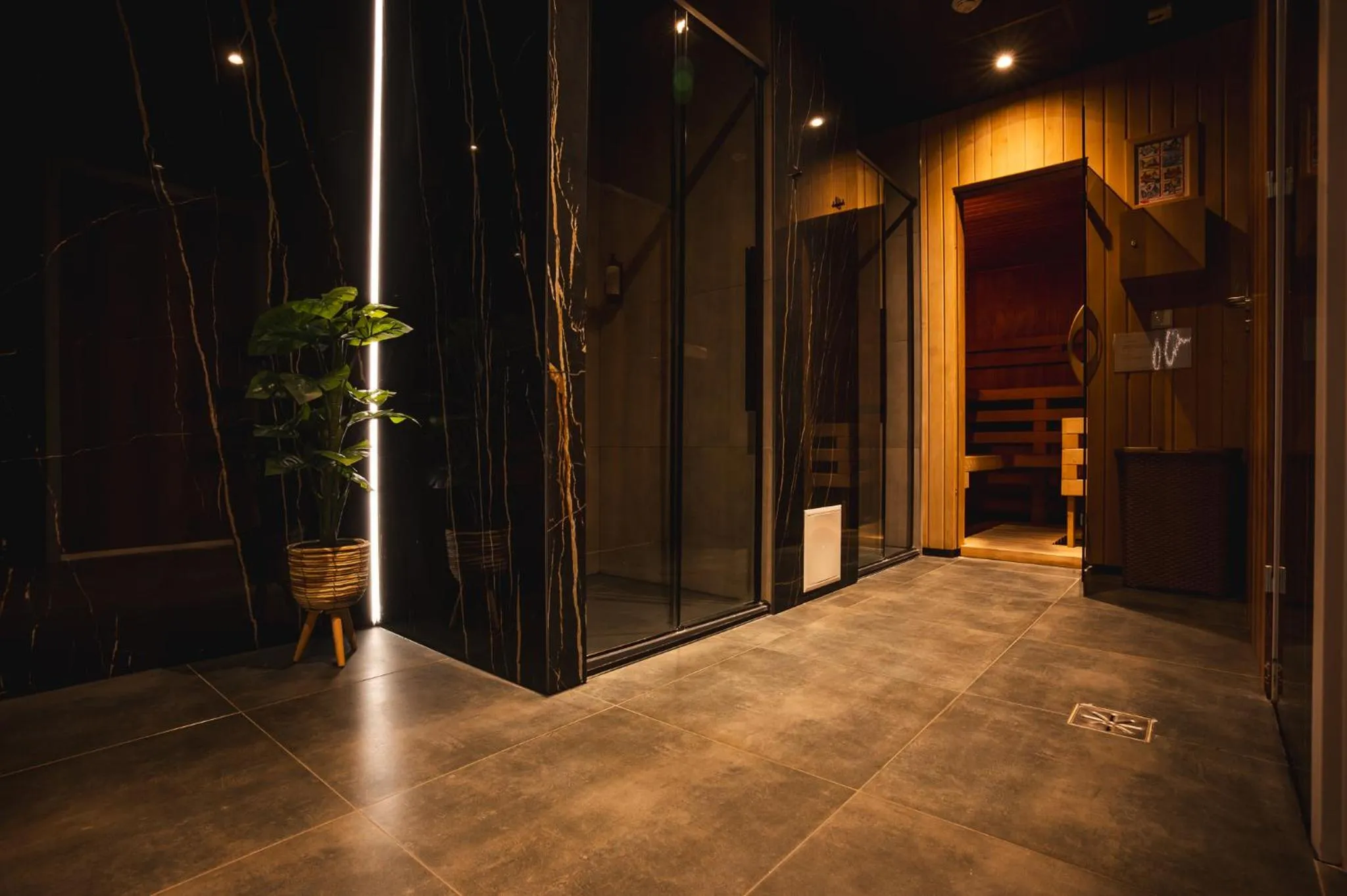 Shower in Focus Hotel Premium Gdańsk