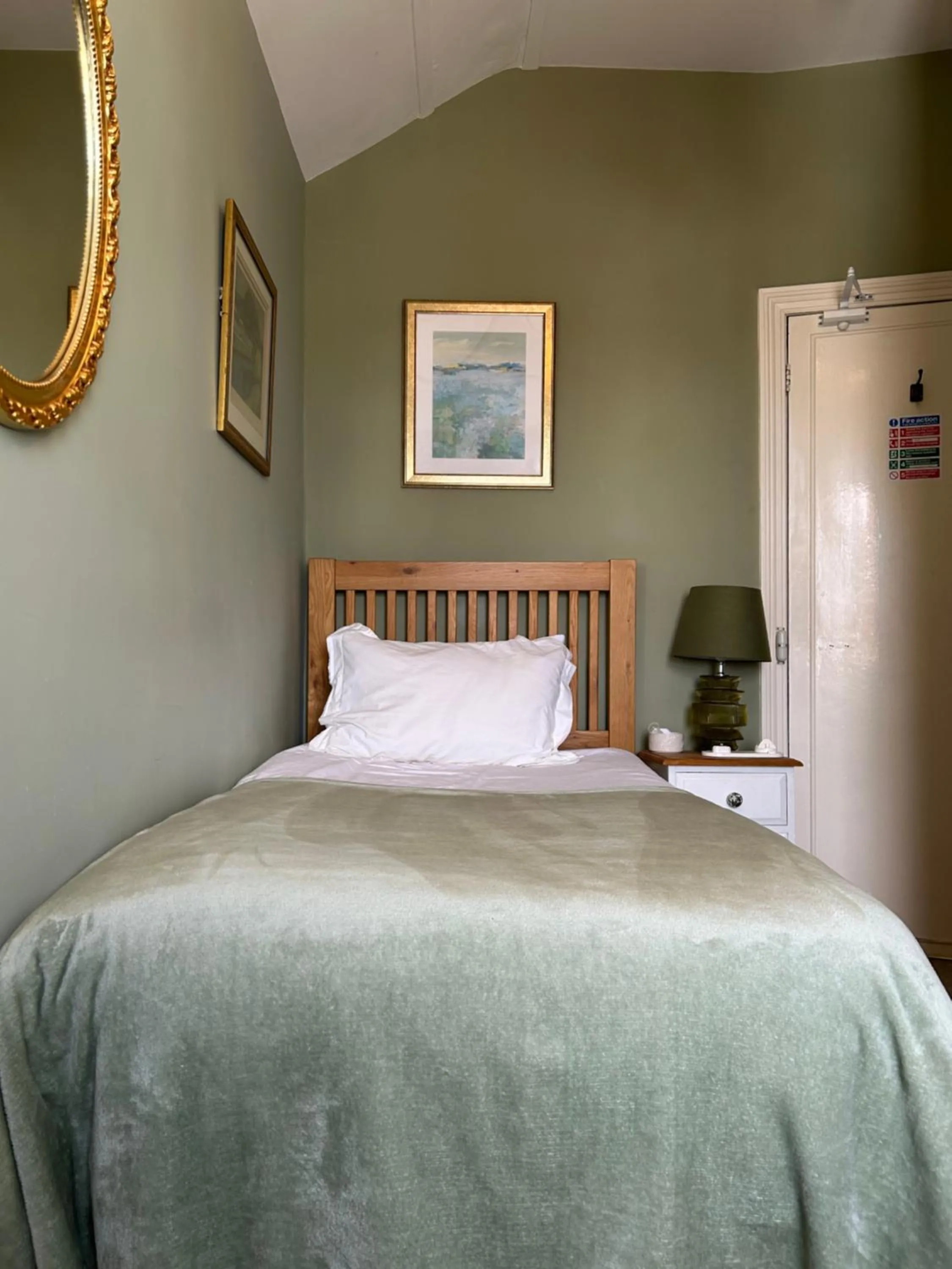 Bedroom, Bed in Gyves House
