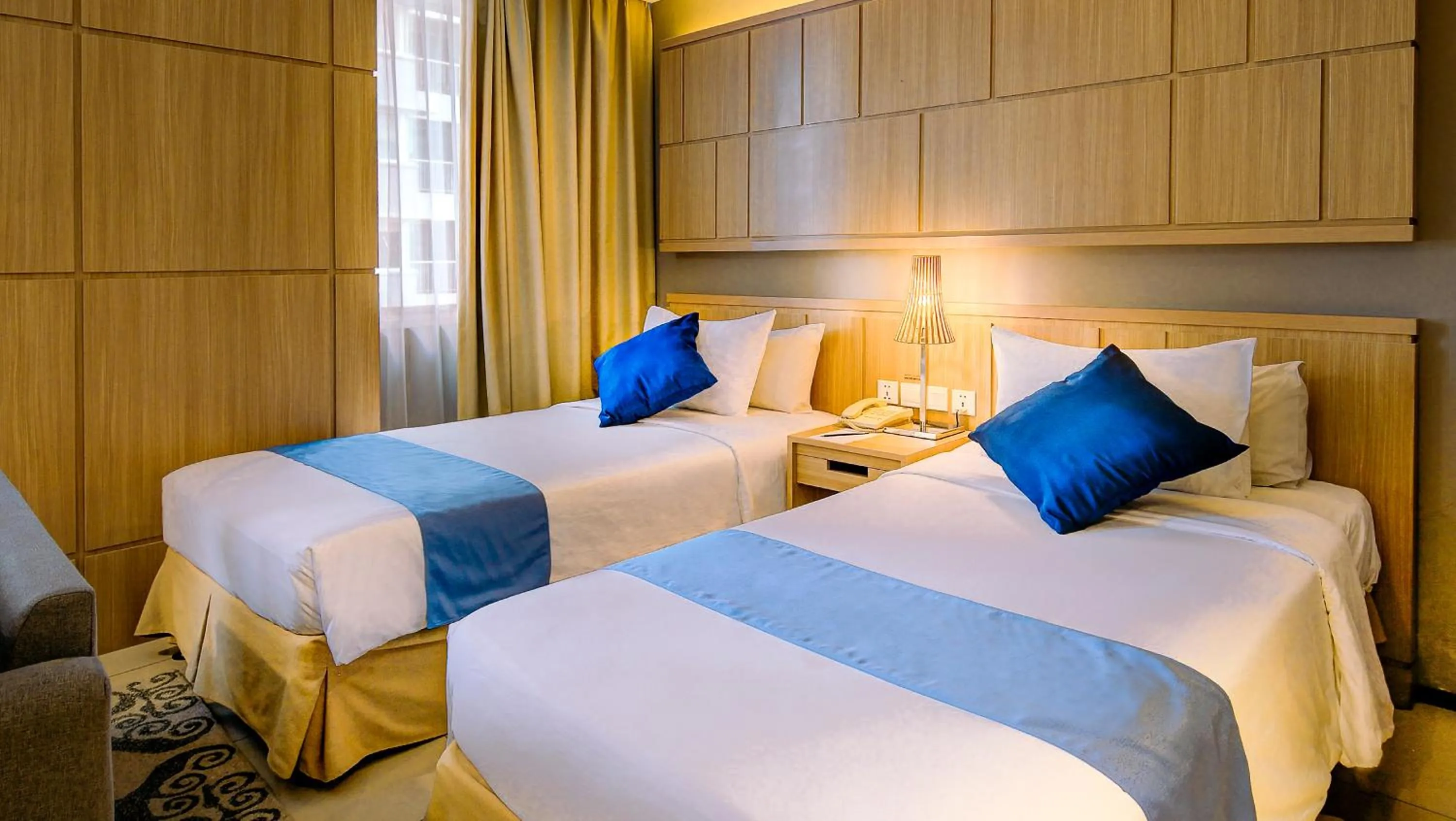 Bedroom, Bed in Golden Tulip Balikpapan Hotel & Suites