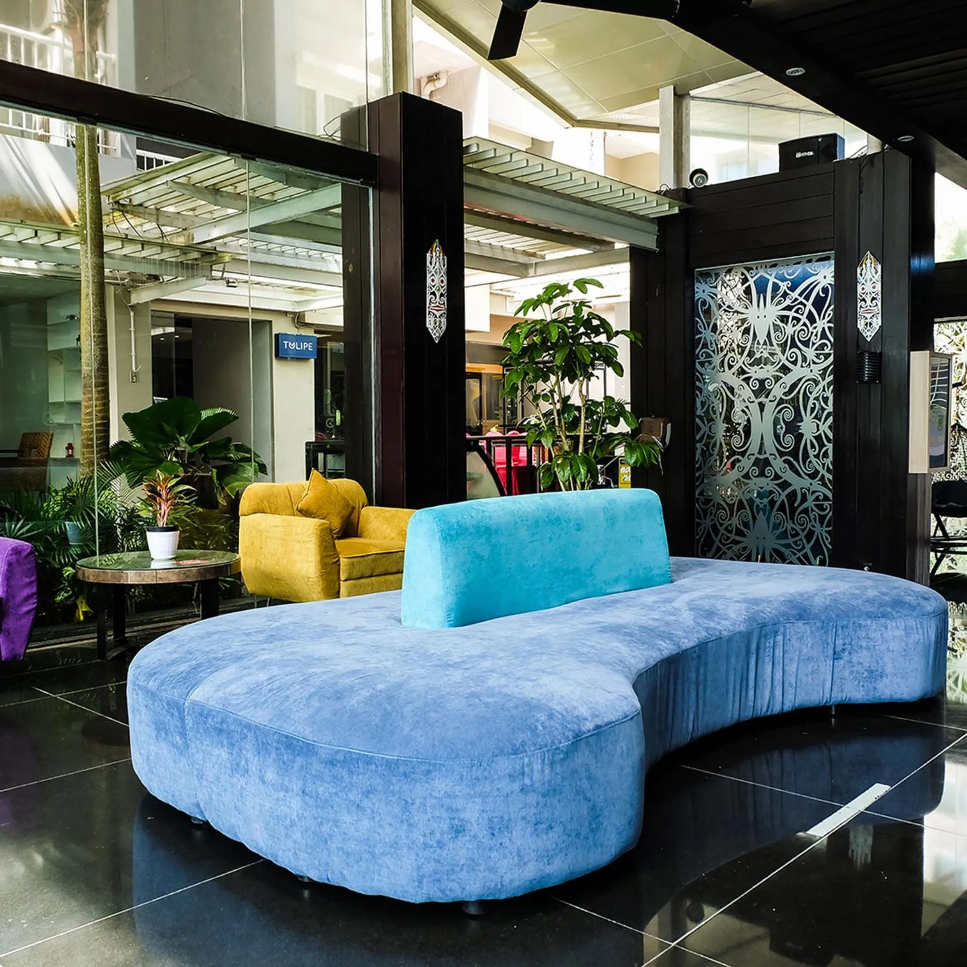 Lobby or reception in Golden Tulip Balikpapan Hotel & Suites