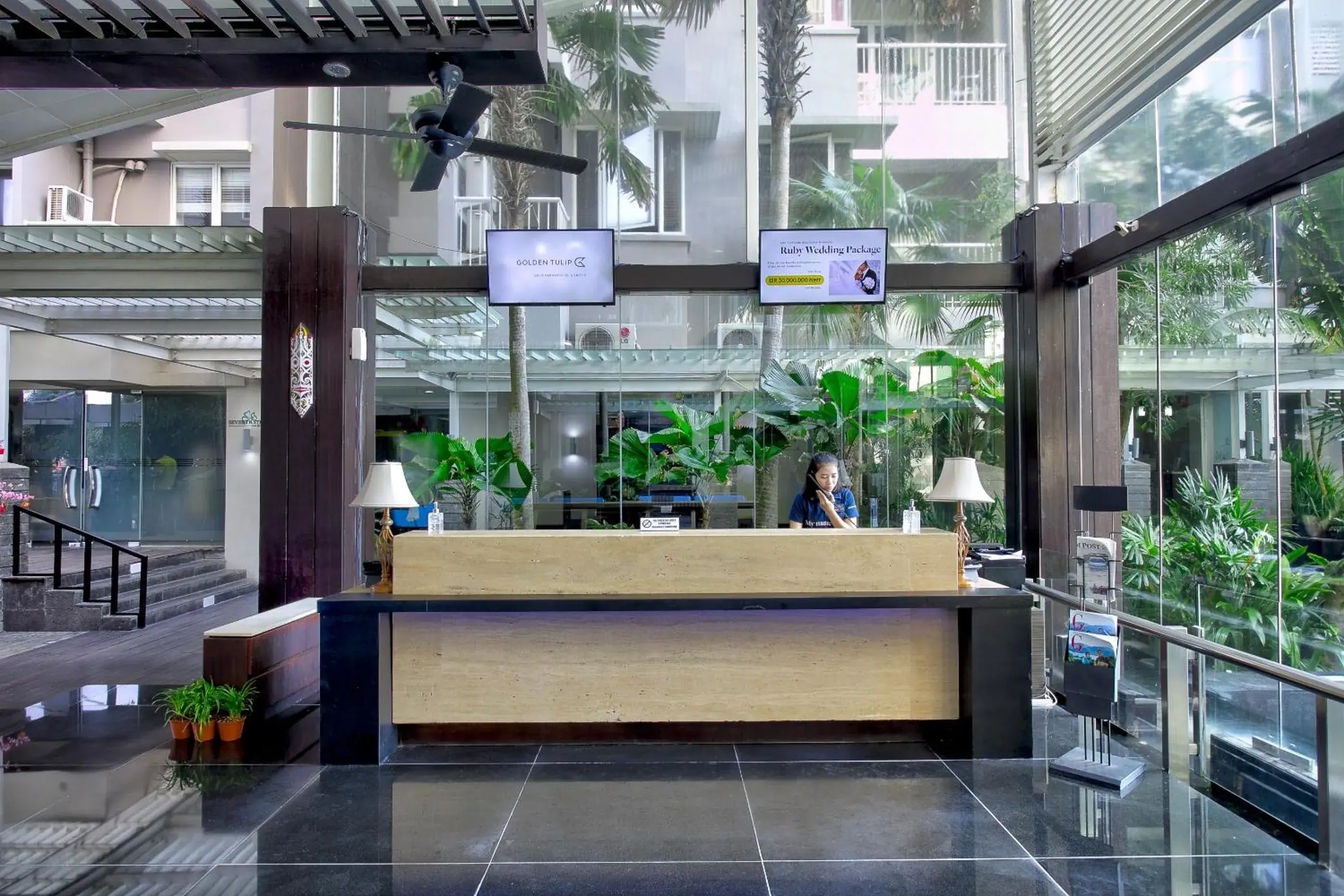 Lobby or reception in Golden Tulip Balikpapan Hotel & Suites Lobby or reception in Golden Tulip Balikpapan Hotel & Suites