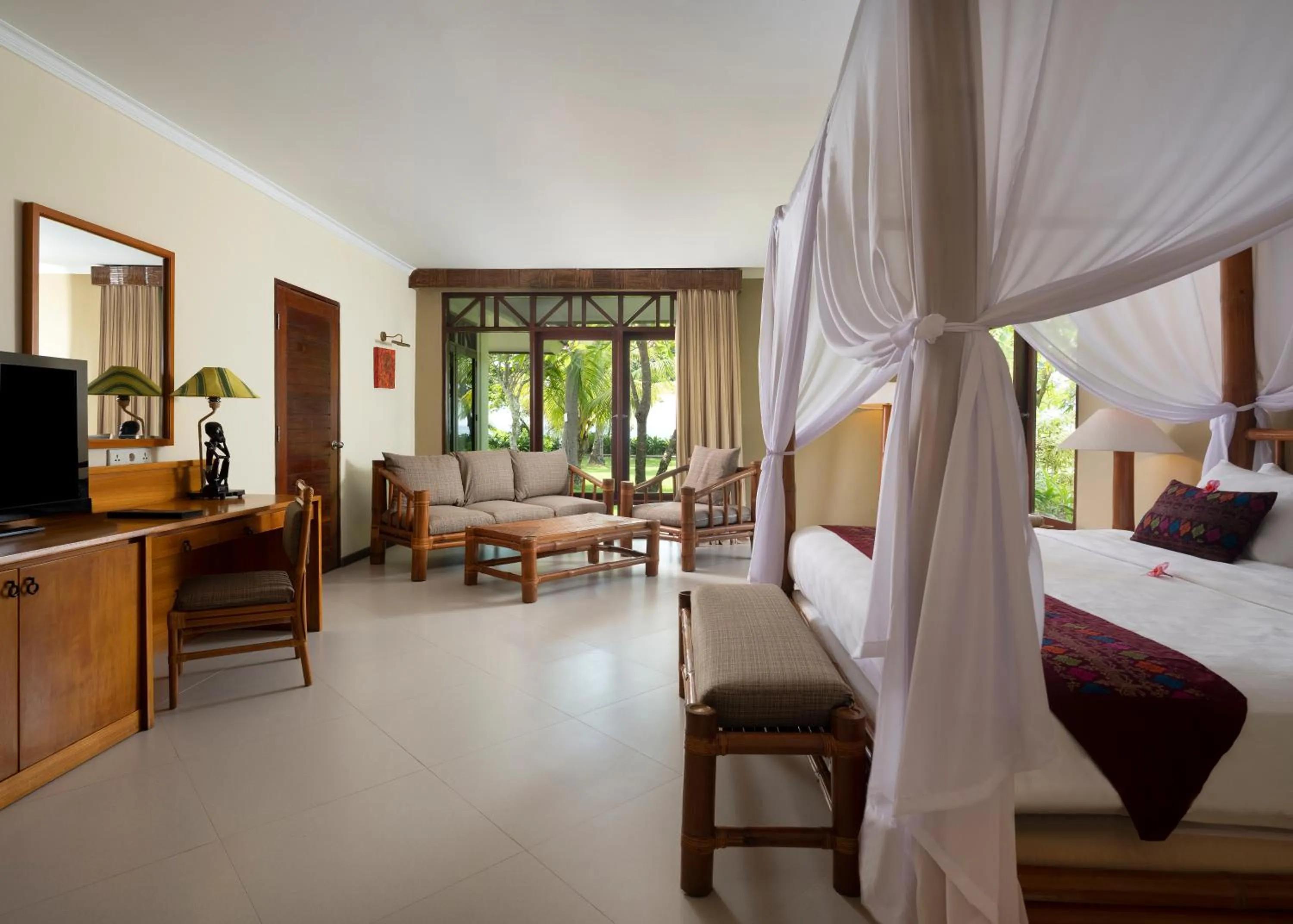 Garden view, Bed in Holiday Resort Lombok