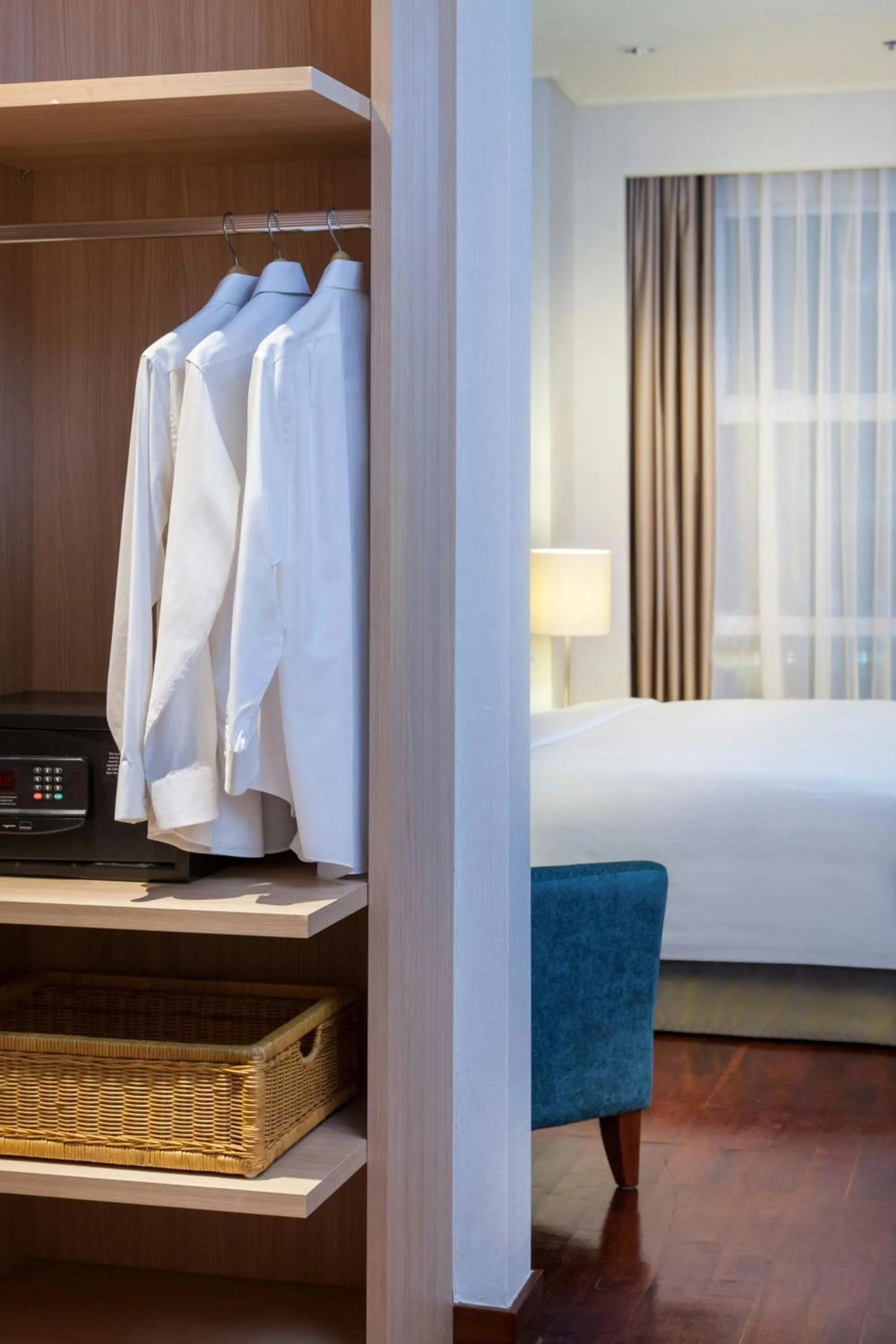 Photo of the whole room, Bed in The Mayflower, Jakarta-Marriott Executive Apartments