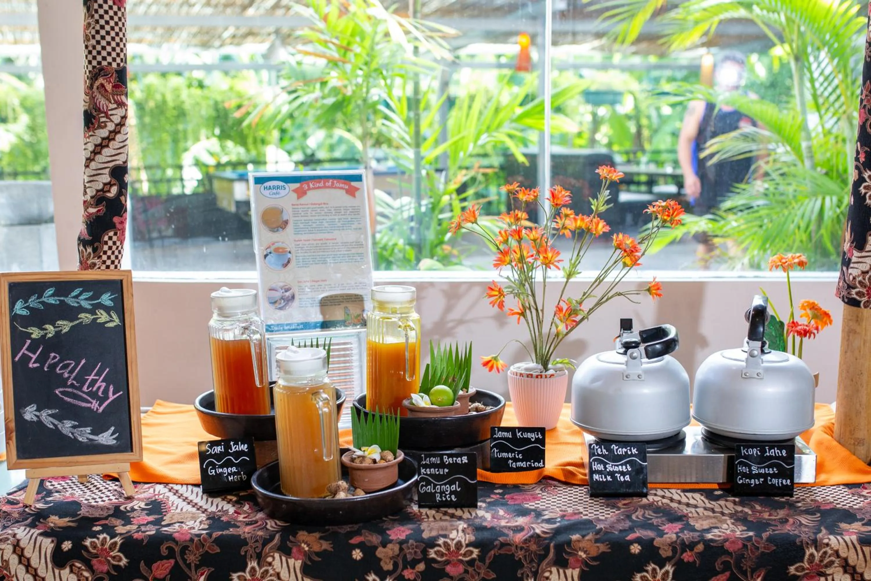 Dining area in HARRIS Hotel & Residences Riverview Kuta, Bali