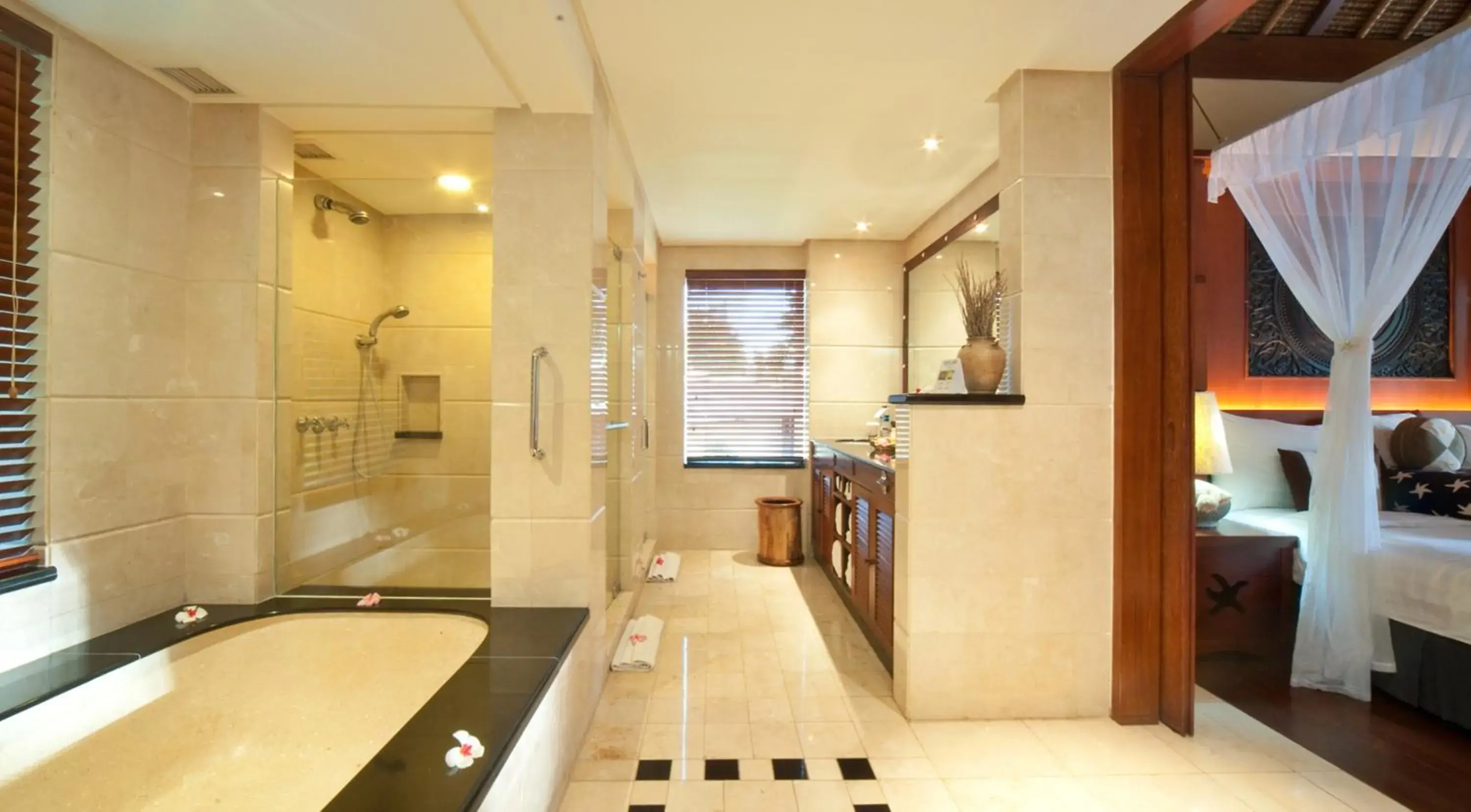 Bathroom in Pool Villa Merumatta Senggigi Bathroom in Pool Villa Merumatta Senggigi