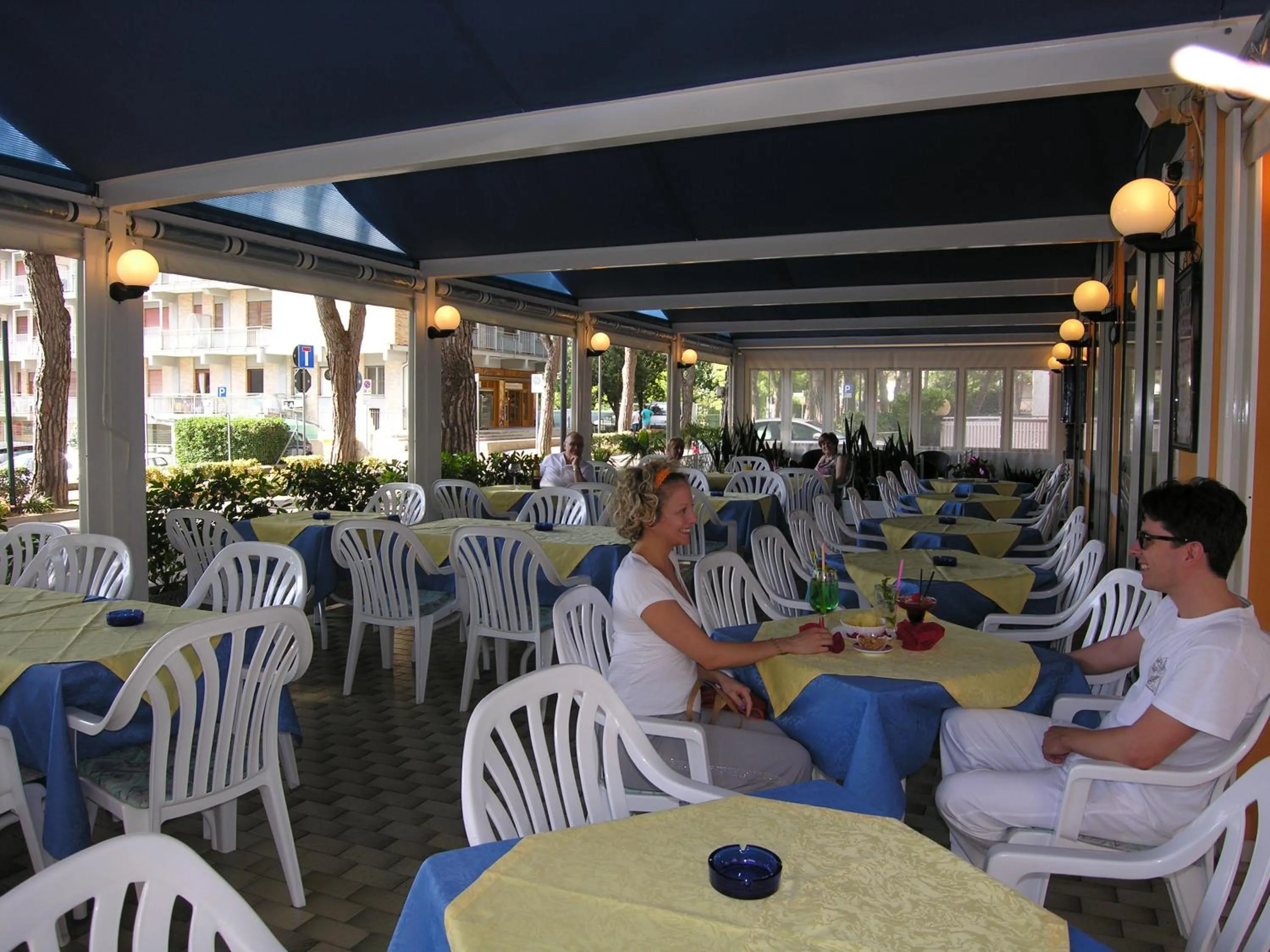 Restaurant/places to eat in Hotel Garni Tahiti