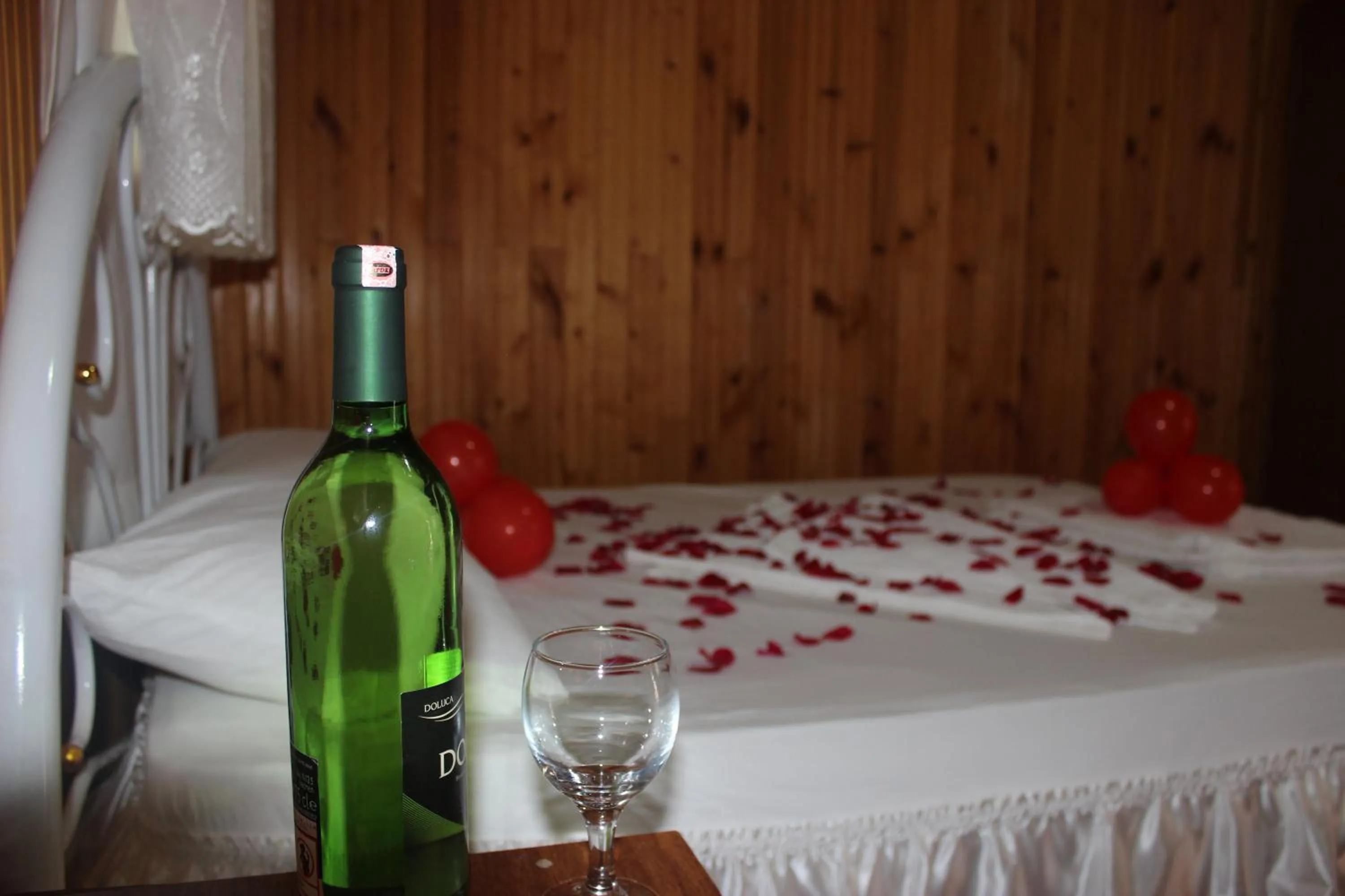 Photo of the whole room, Bed in Alibaba Pension