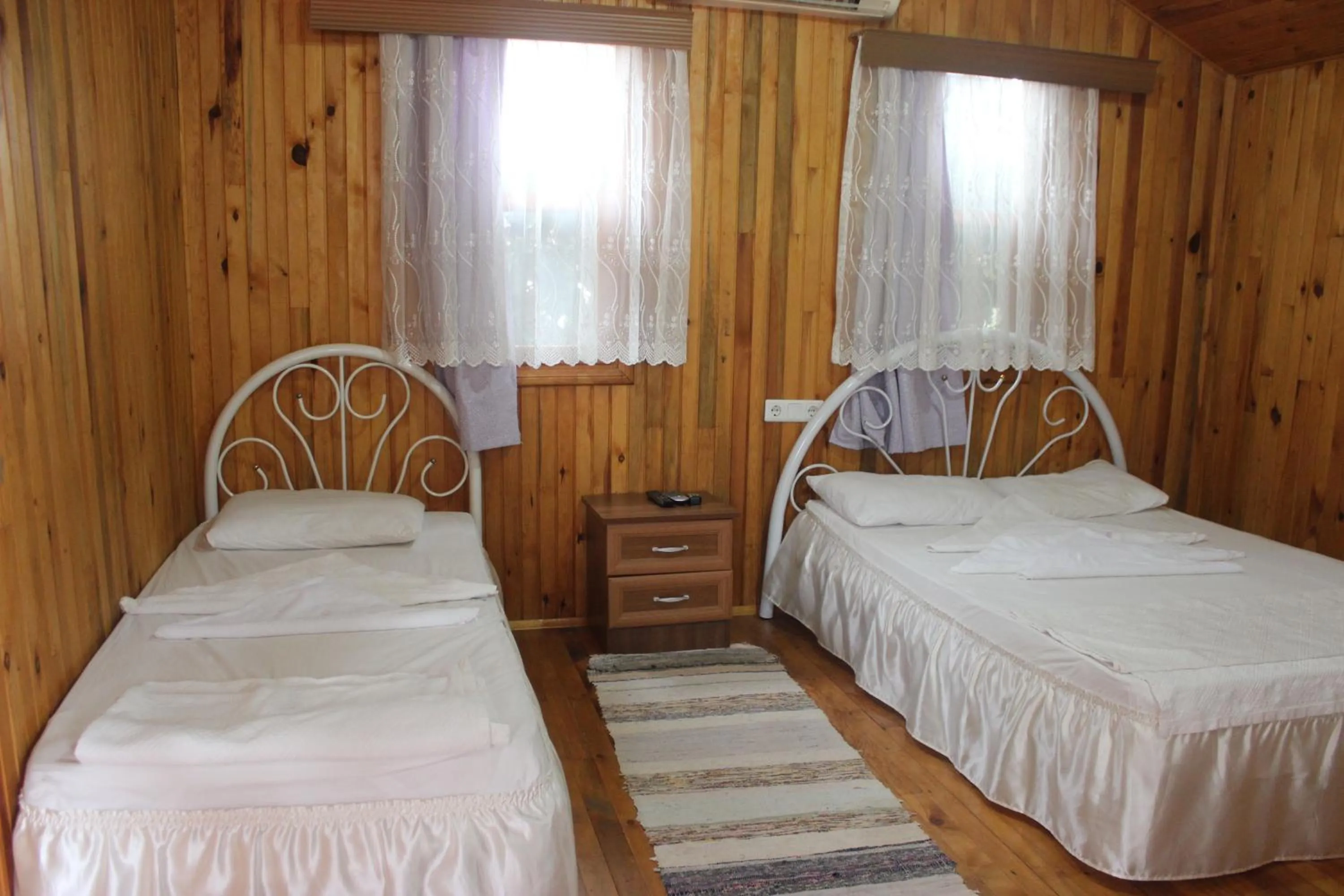 Photo of the whole room, Bed in Alibaba Pension