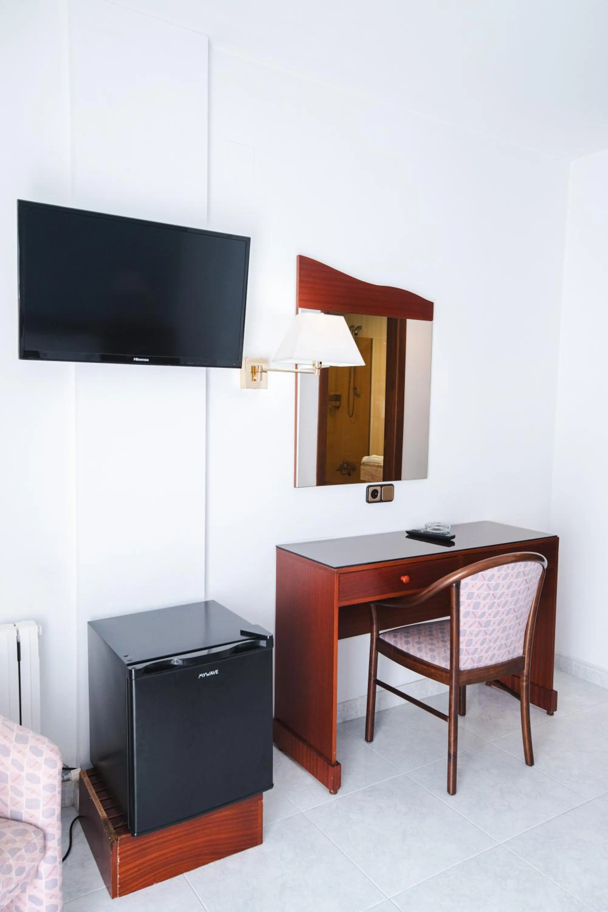 TV and multimedia in Hotel Plaça