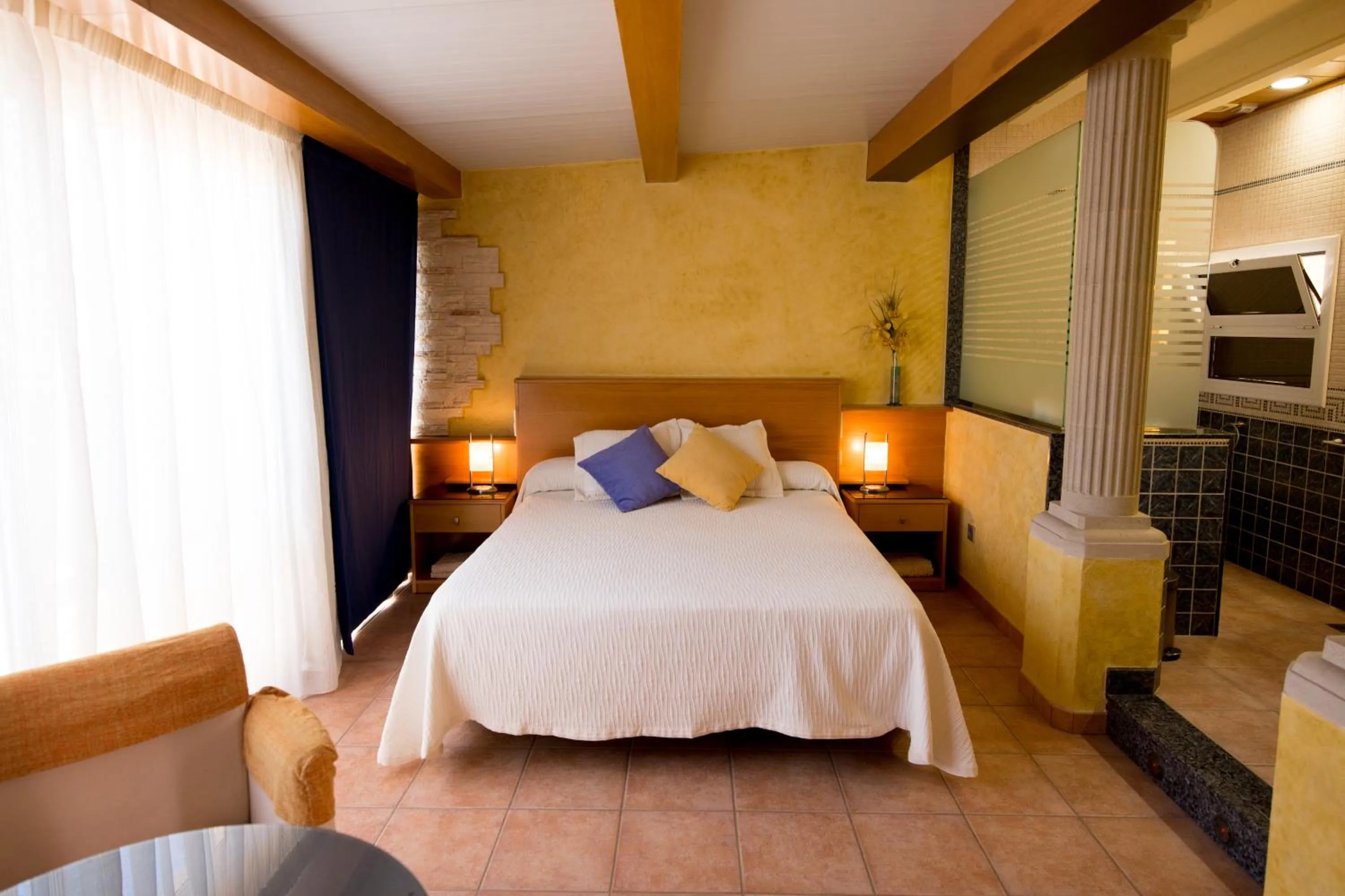Photo of the whole room, Bed in Hotel Plaça