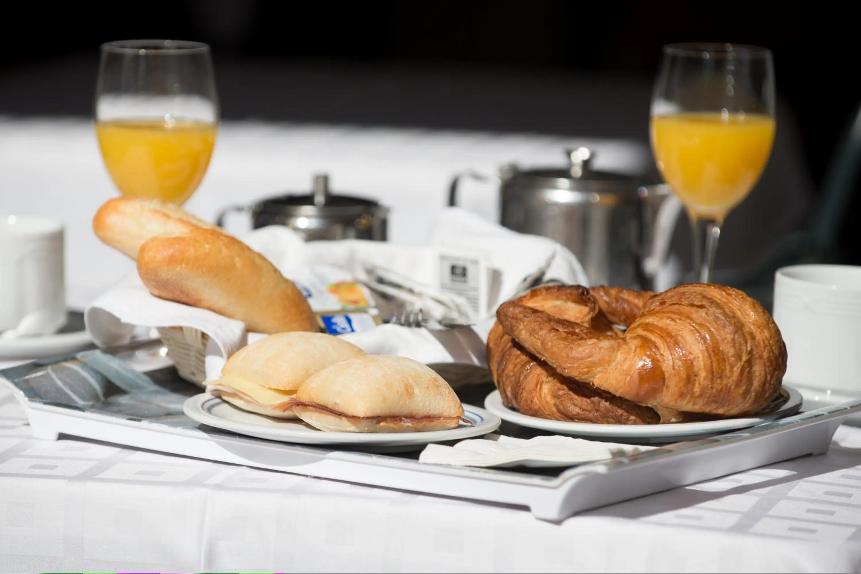 Breakfast in Hotel Plaça