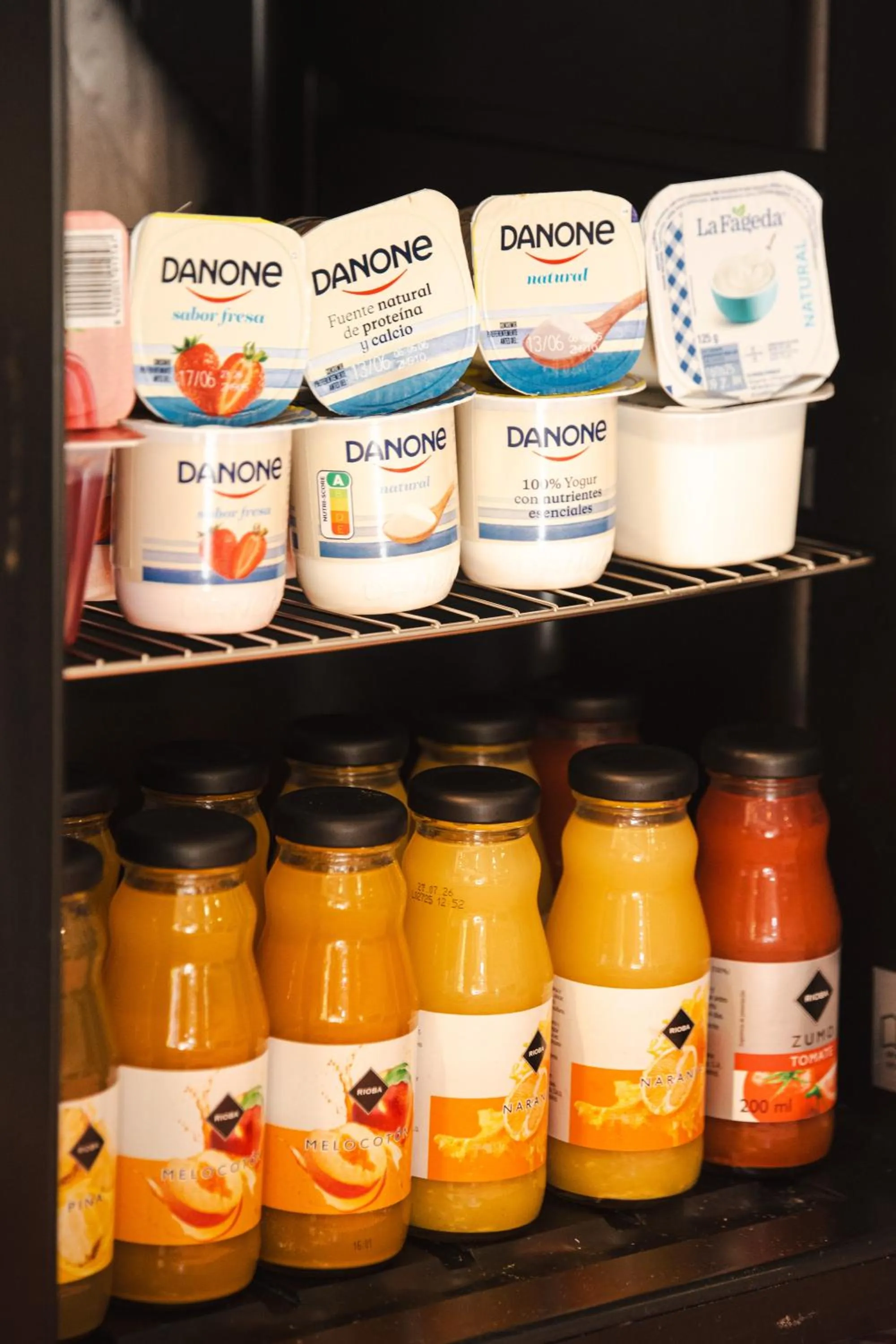 Buffet breakfast in Hotel Plaça