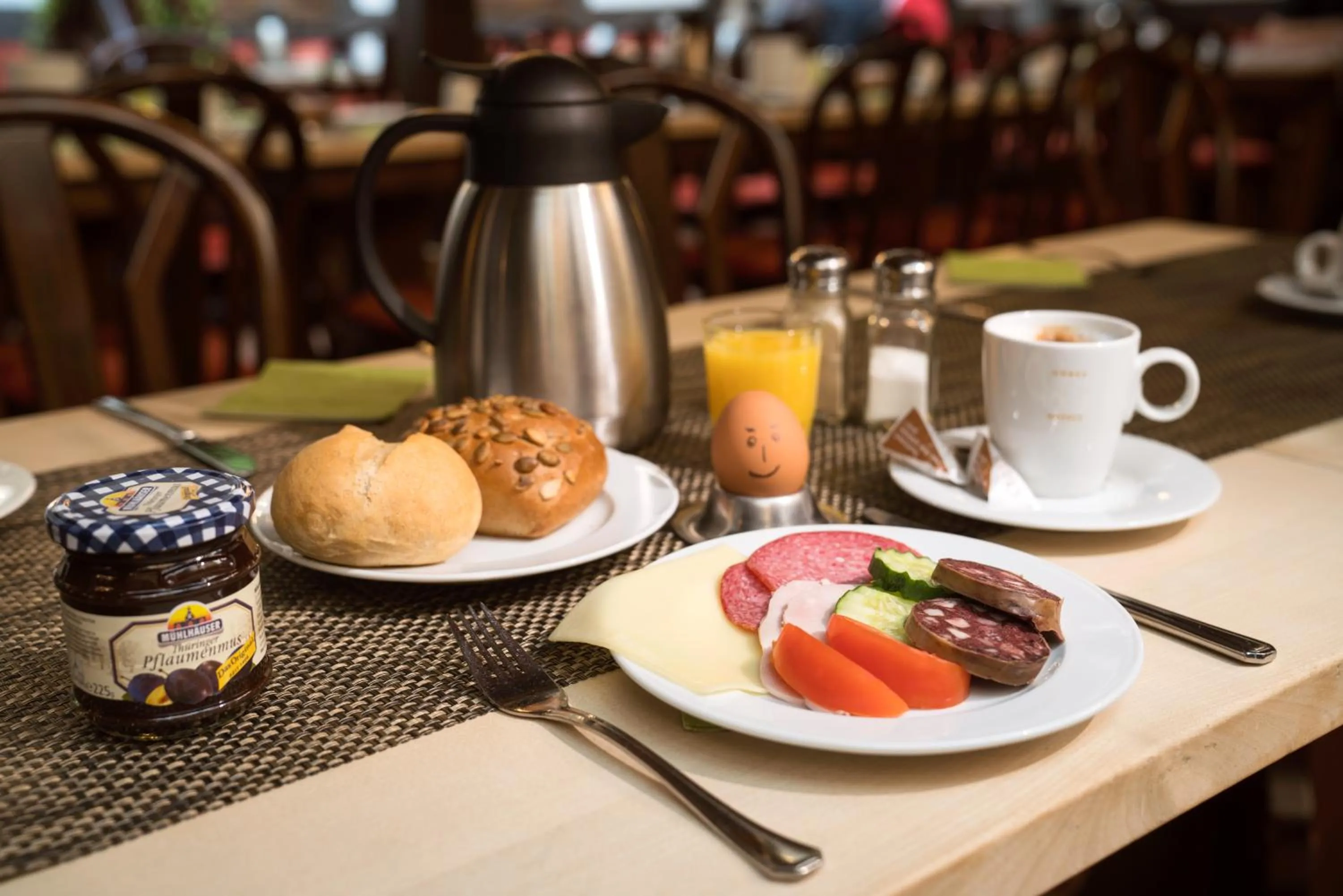 Buffet breakfast in Brauhaus Zum Löwen