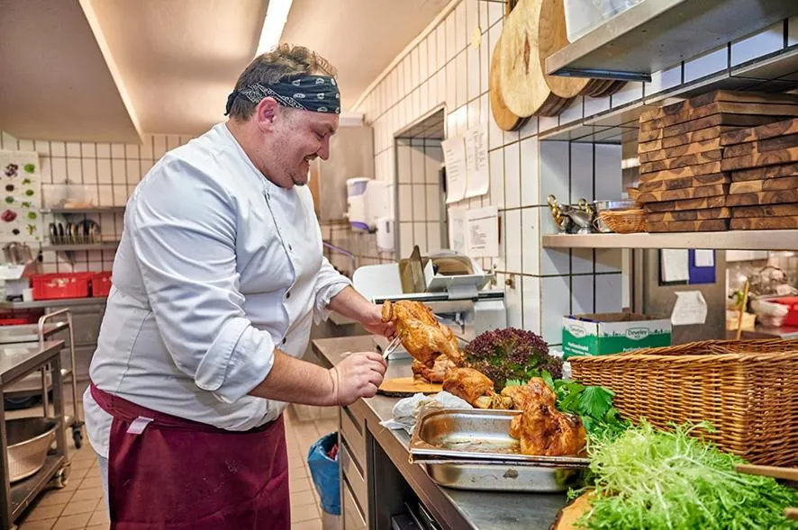 People in Brauhaus Zum Löwen