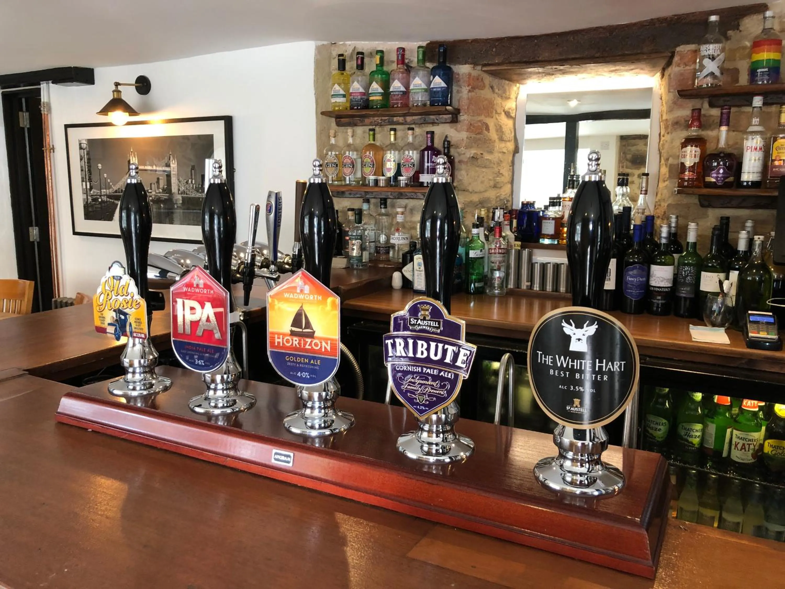 Alcoholic drinks in The White Hart