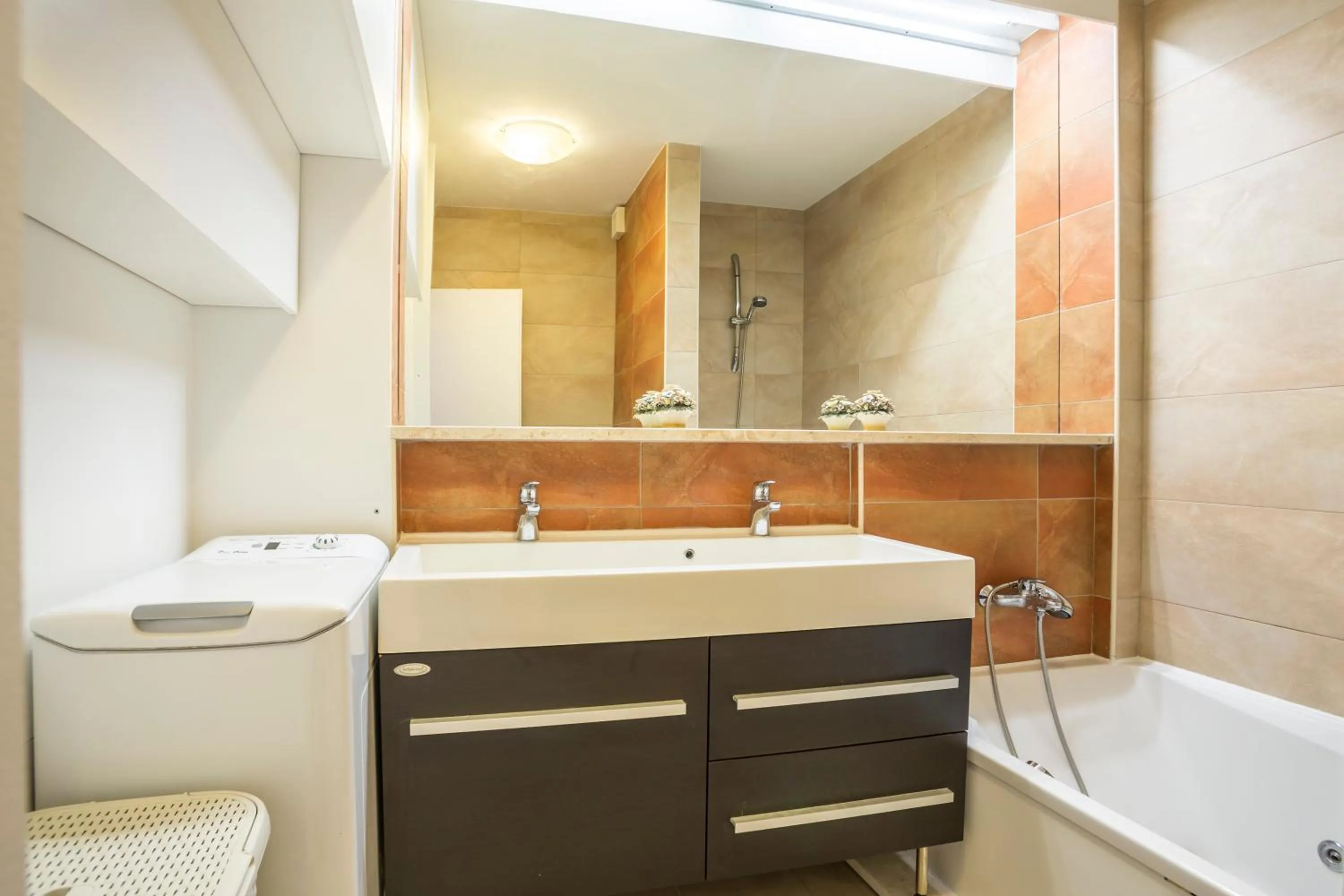 Bathroom in Dreams Apartment Bacvice