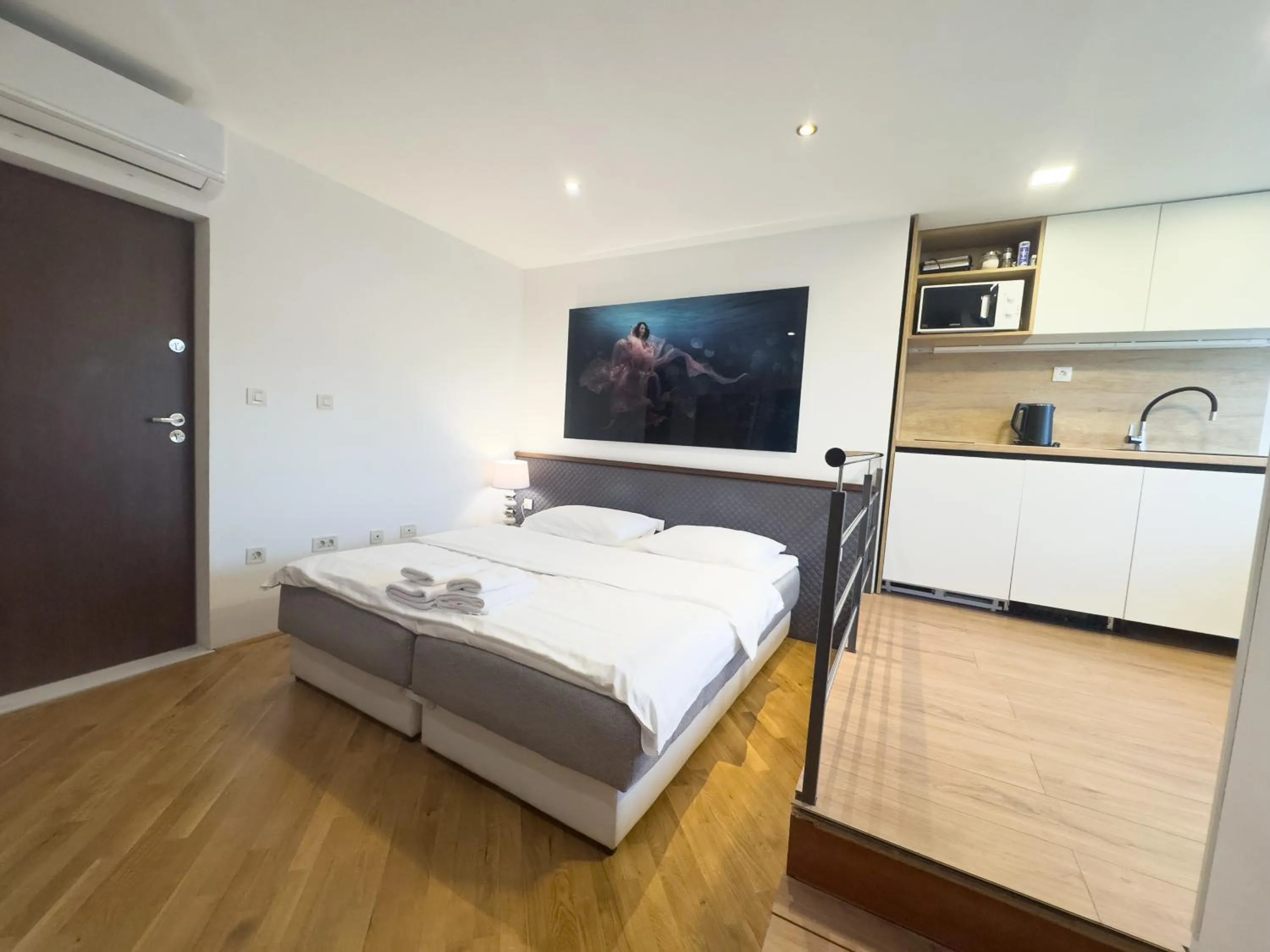 Bed in Dreams Apartment Bacvice