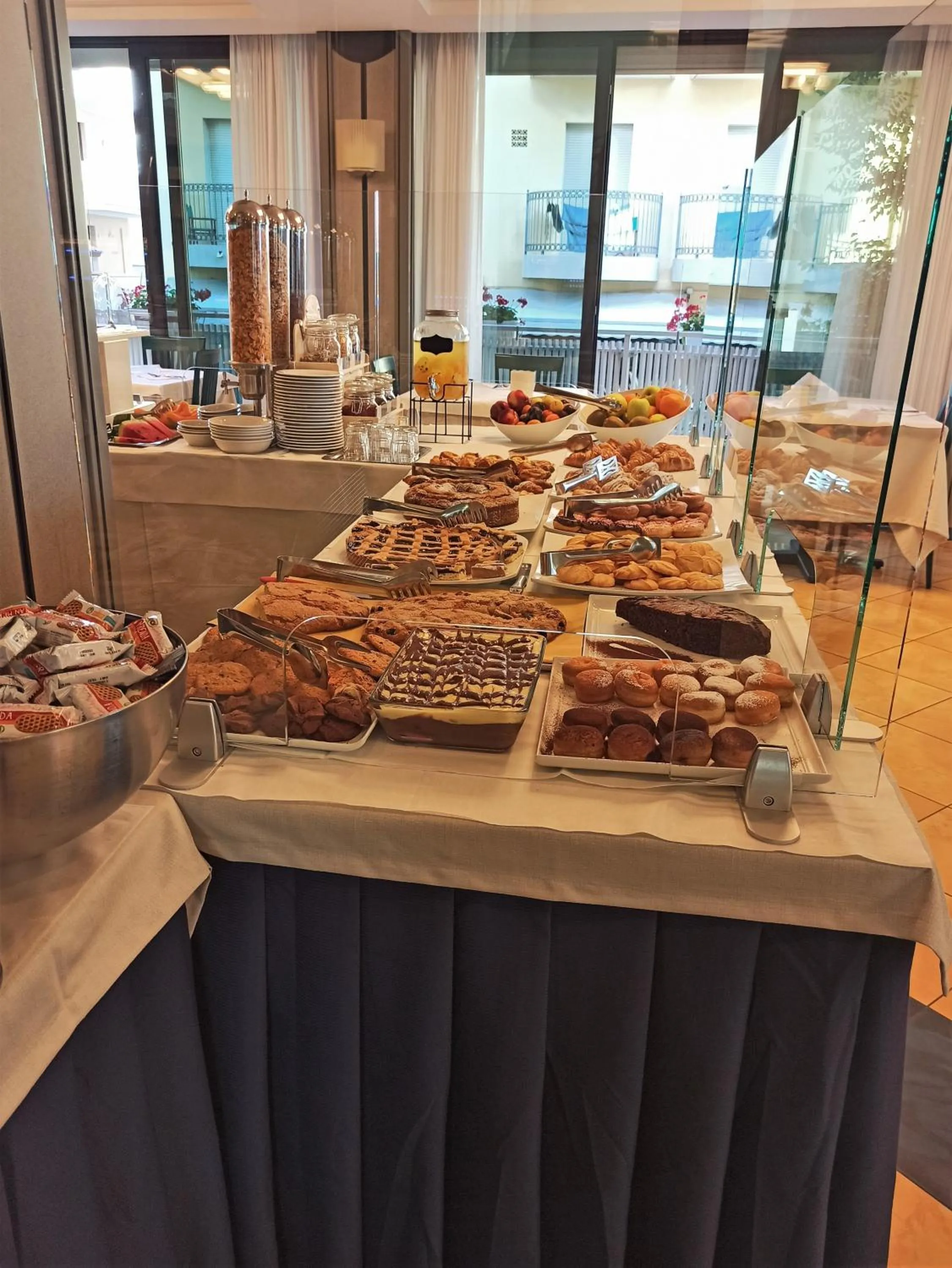 Breakfast in Hotel Gabbiano