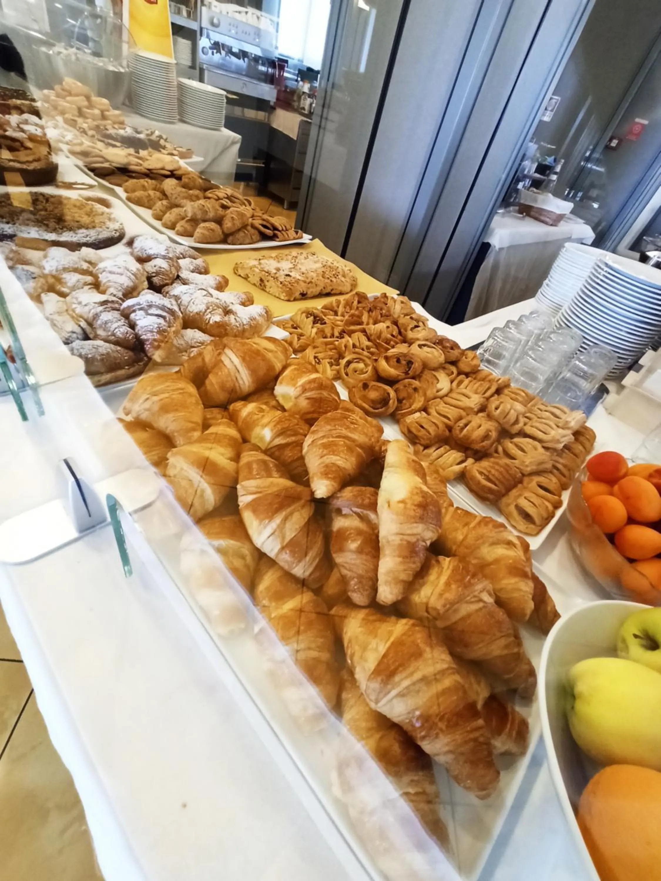 Breakfast in Hotel Gabbiano