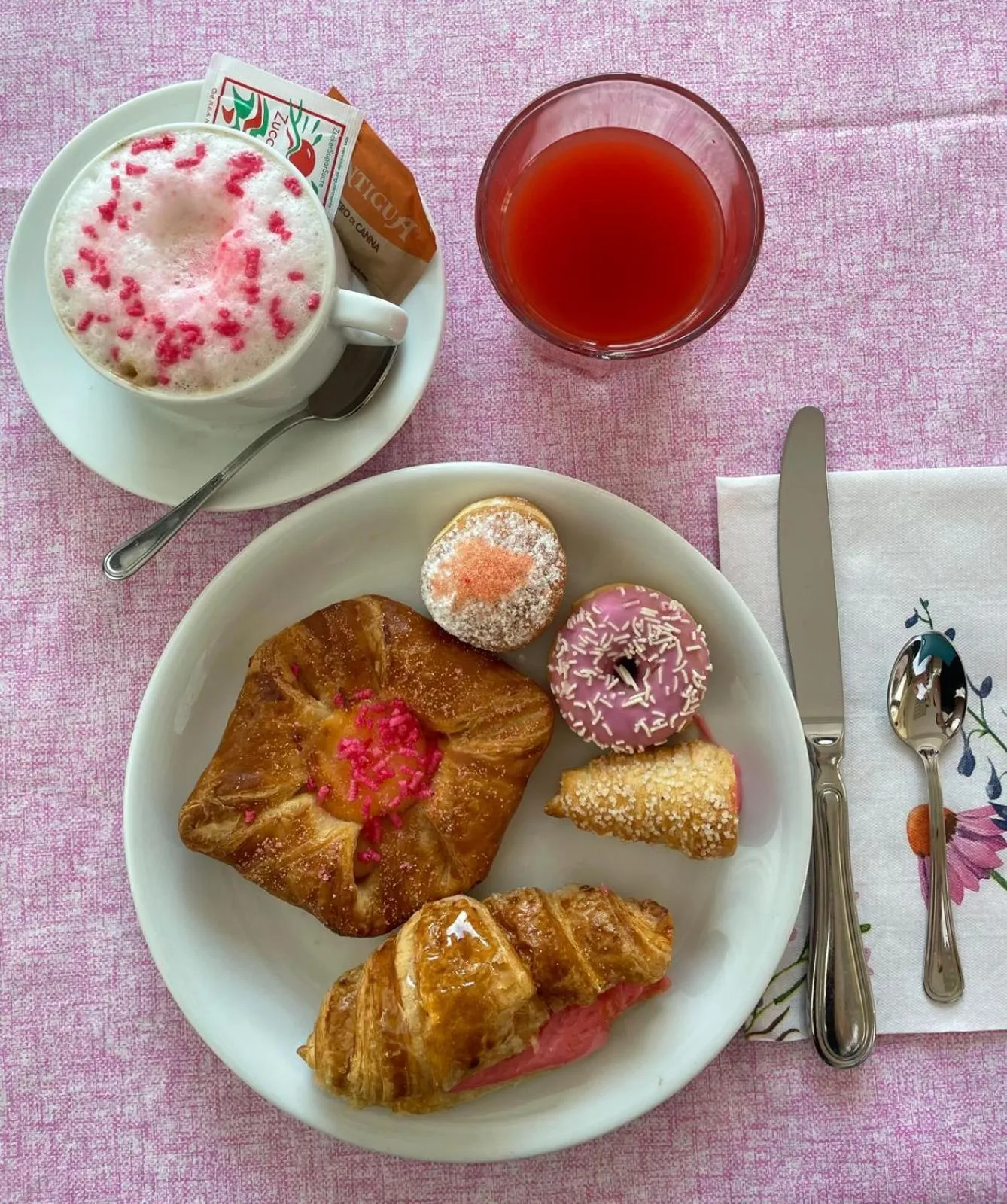 Breakfast in Hotel Gabbiano